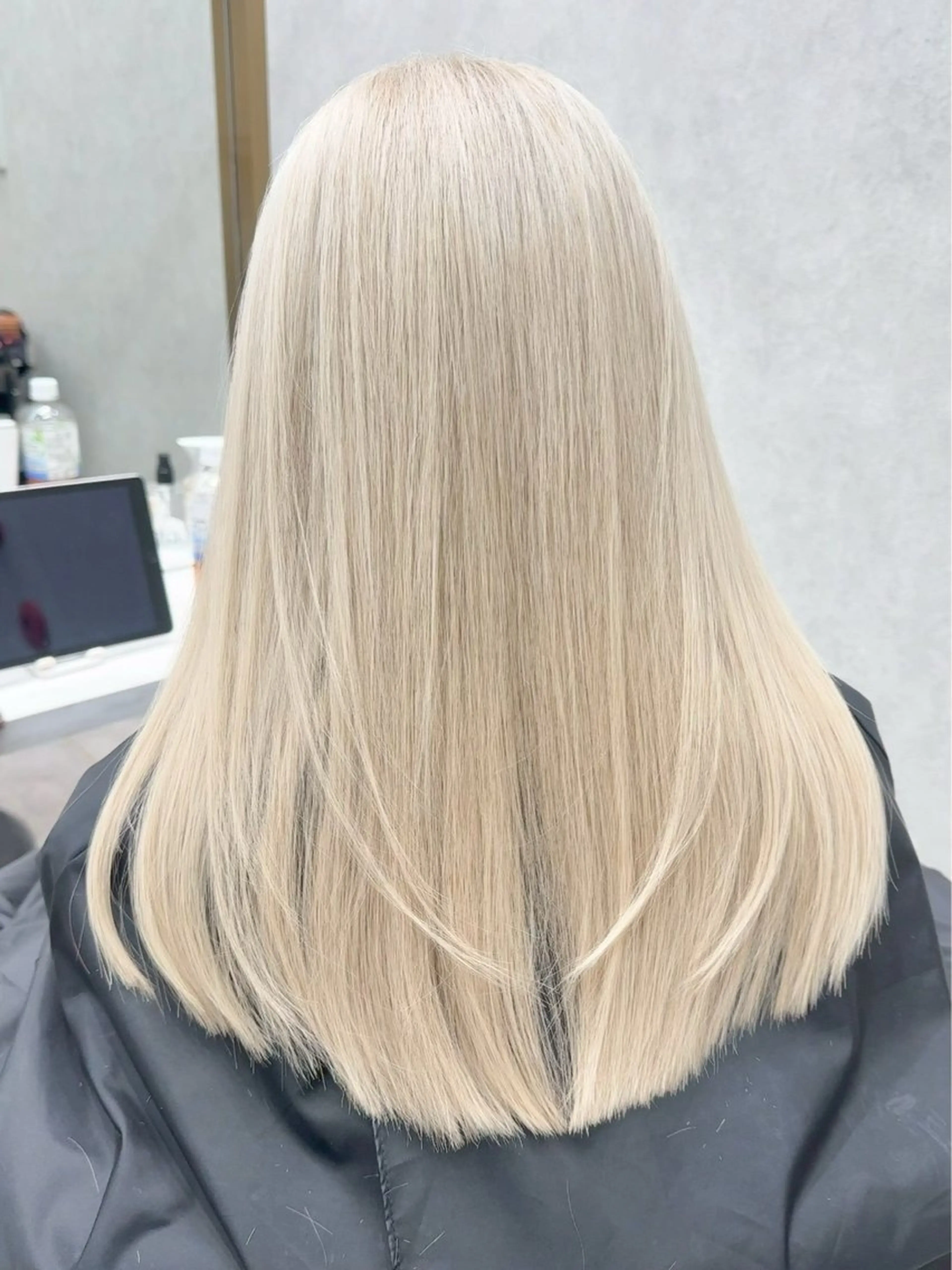 ミディアム カラー ヘアカラー トリートメント Lond Le'a /ハイトーンカラーのヘアスタイル