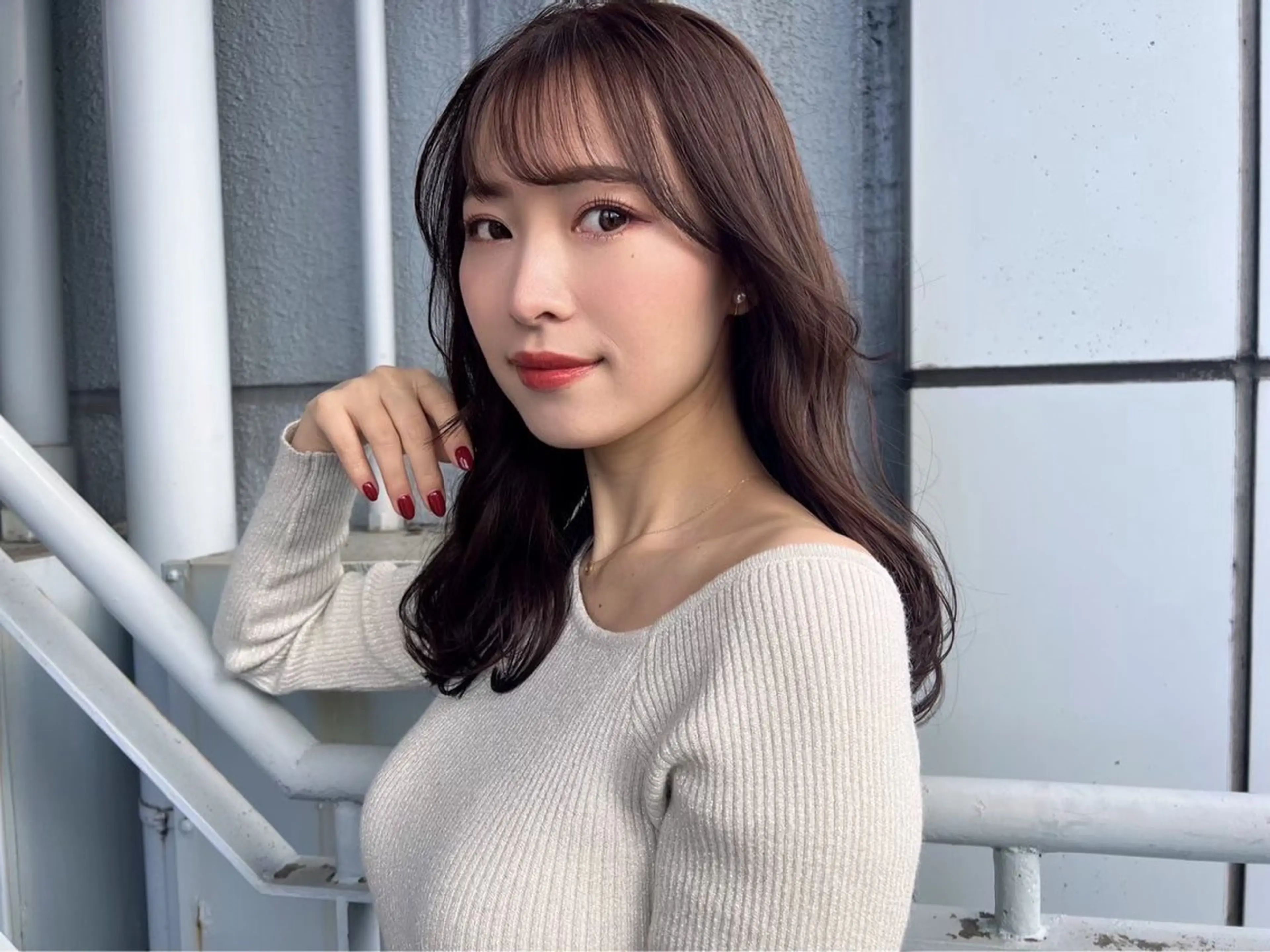 セミロング RENA｜透明感 カラー×癒しスパのヘアスタイル