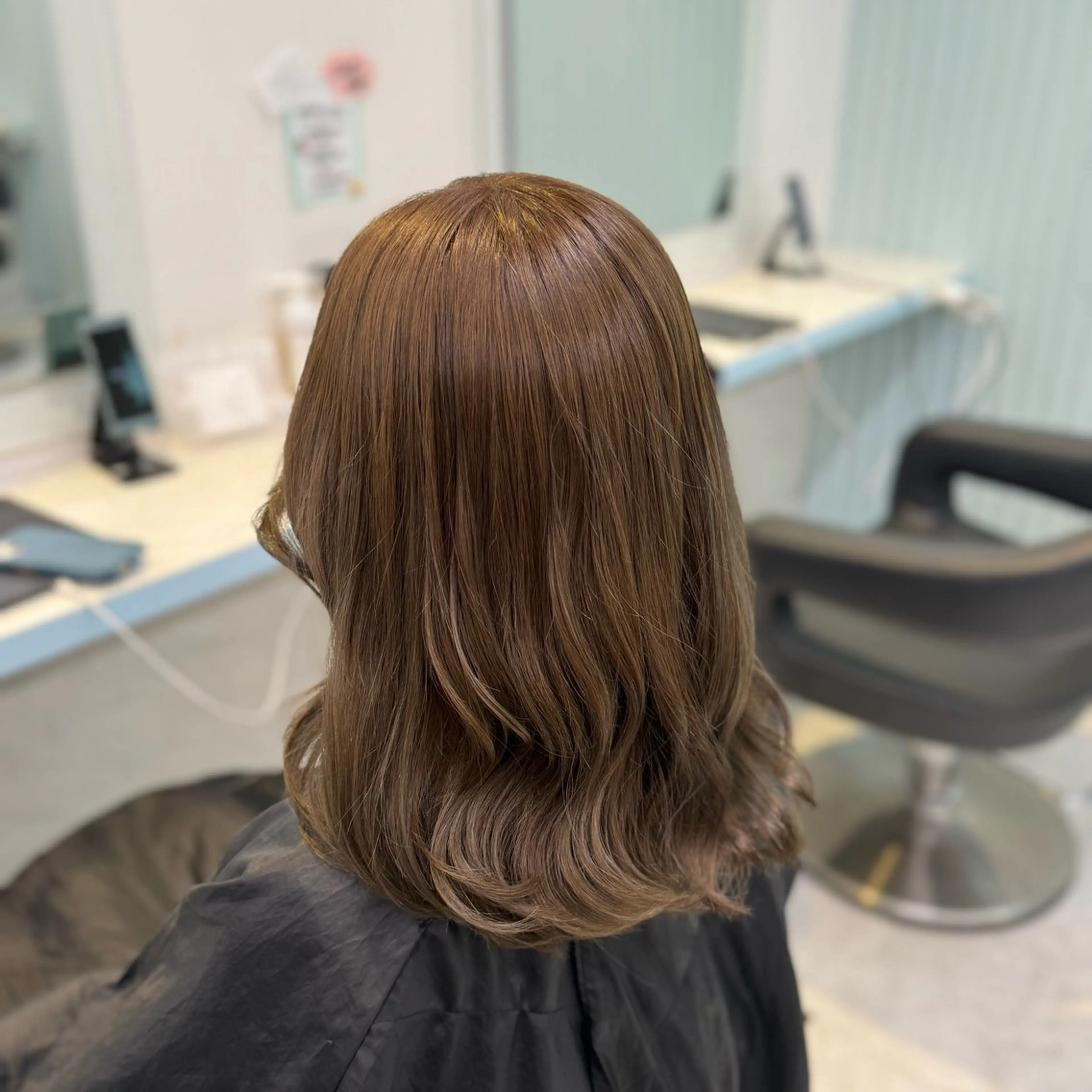 セミロング カラー ヘアカラー 🤎モテ髪＆透明感 ミルクティー🥣🤎のヘアスタイル