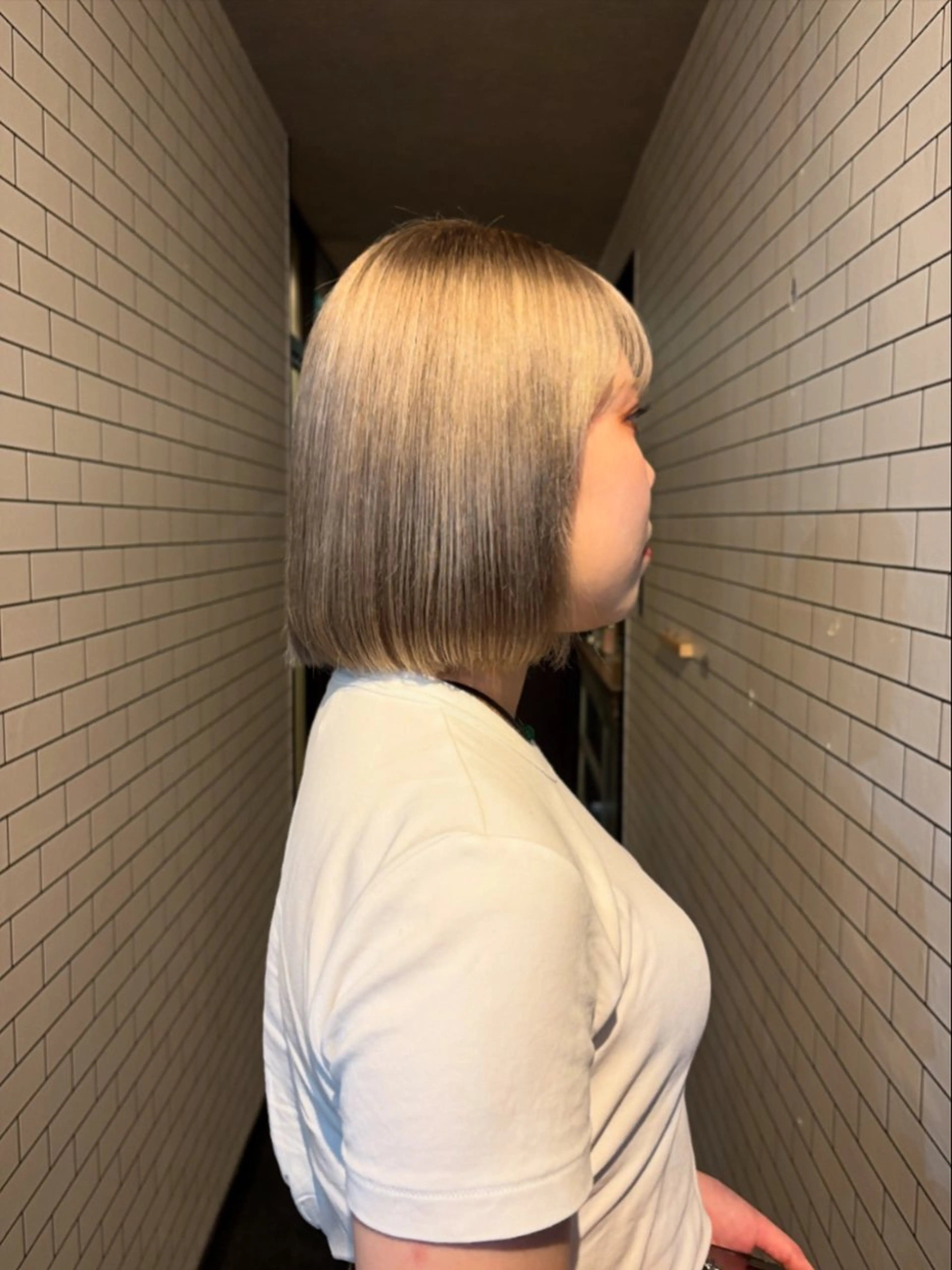 カット+ケアブリーチ2回(前後処理)+透明感カラーの写真