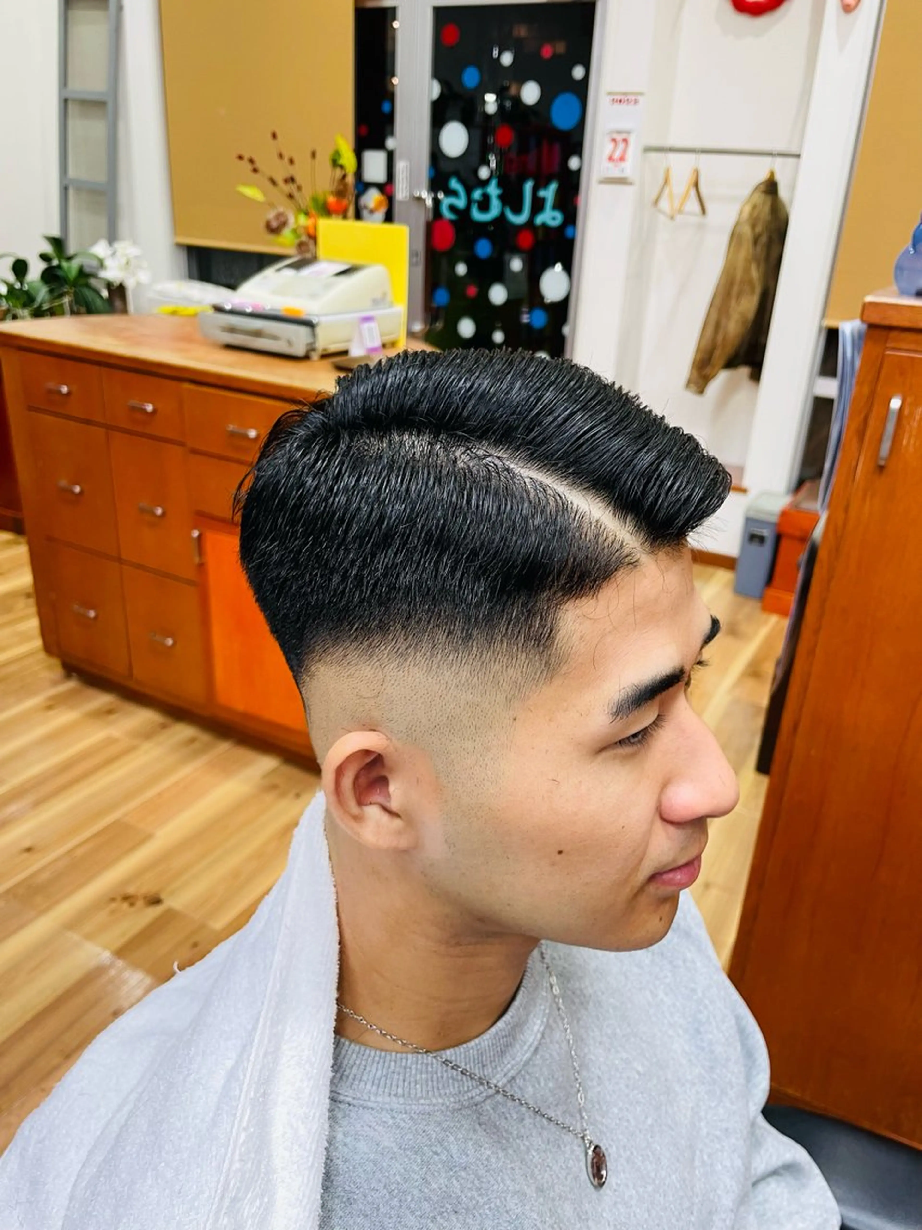 メンズ フェードカット 七三 スキンフェード 吉村 拓也のヘアスタイル