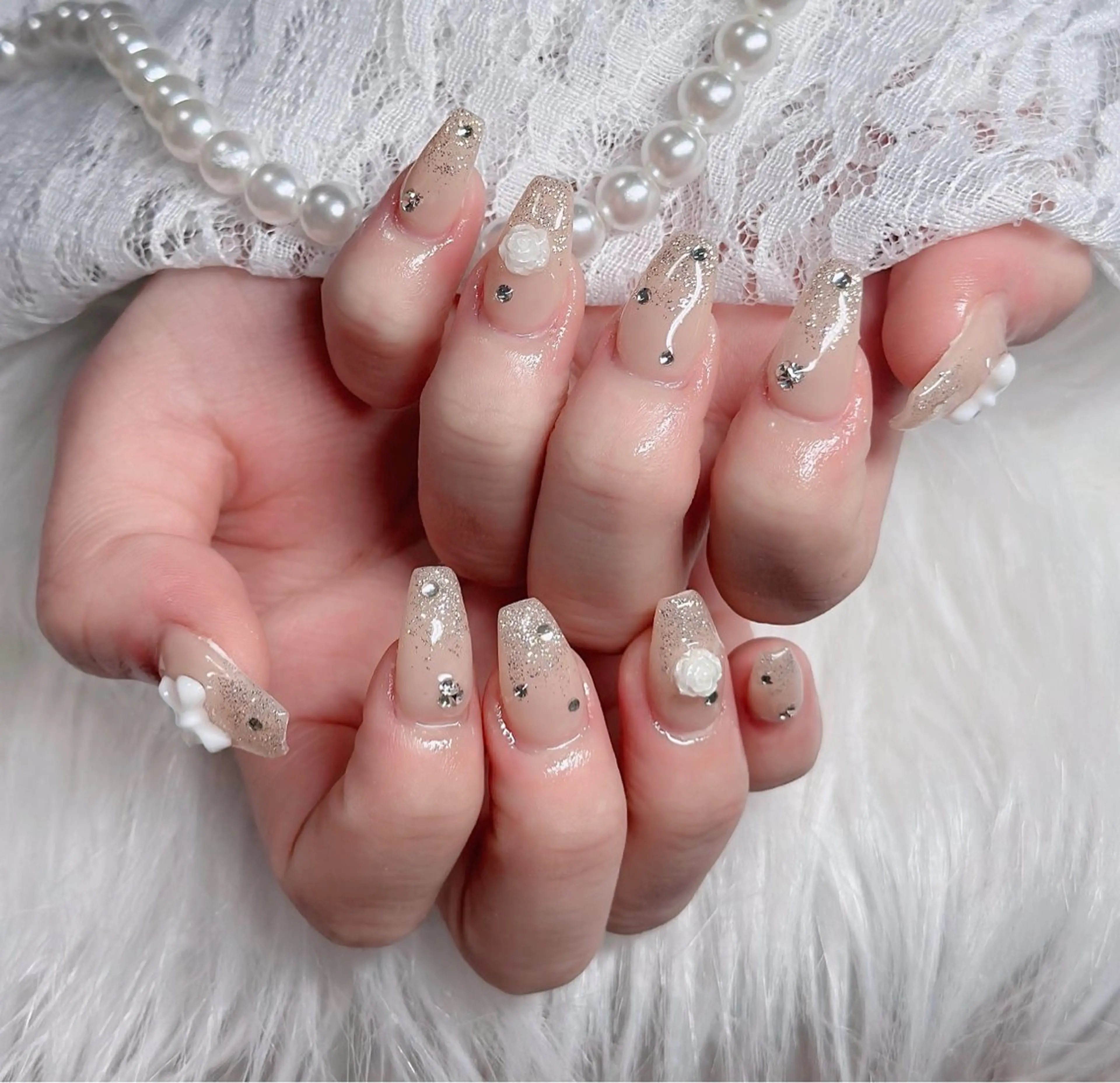 ネイル オーロラネイル フレンチネイル ジェルネイル ハロウィン キラキラネイル H.baby Nail Salonのネイルデザイン