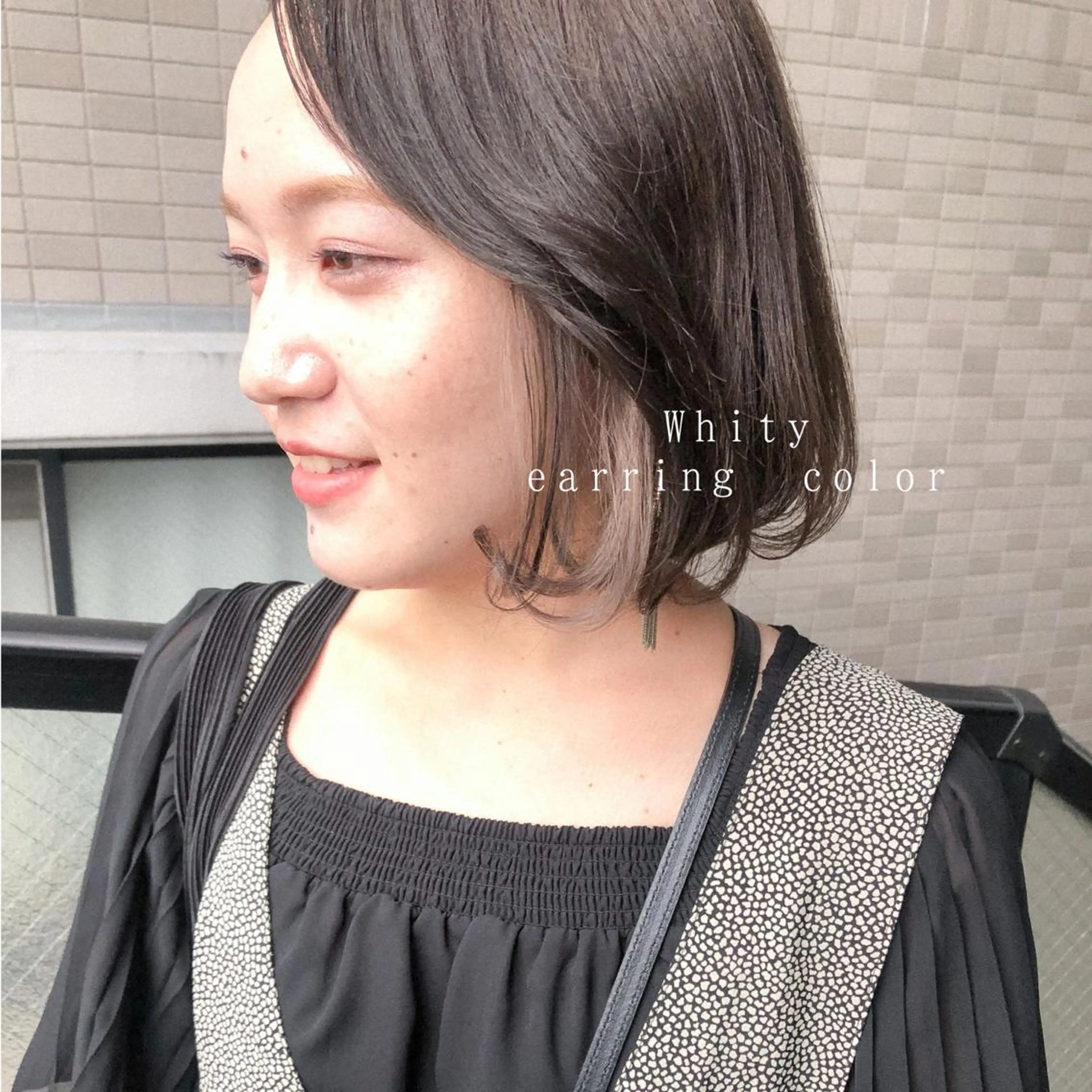 ショート カラー ベージュカラー ブリーチ イヤリングカラー ホワイトベージュ ヘアカラー カラーパティシエ facce🌼ikoのヘアスタイル