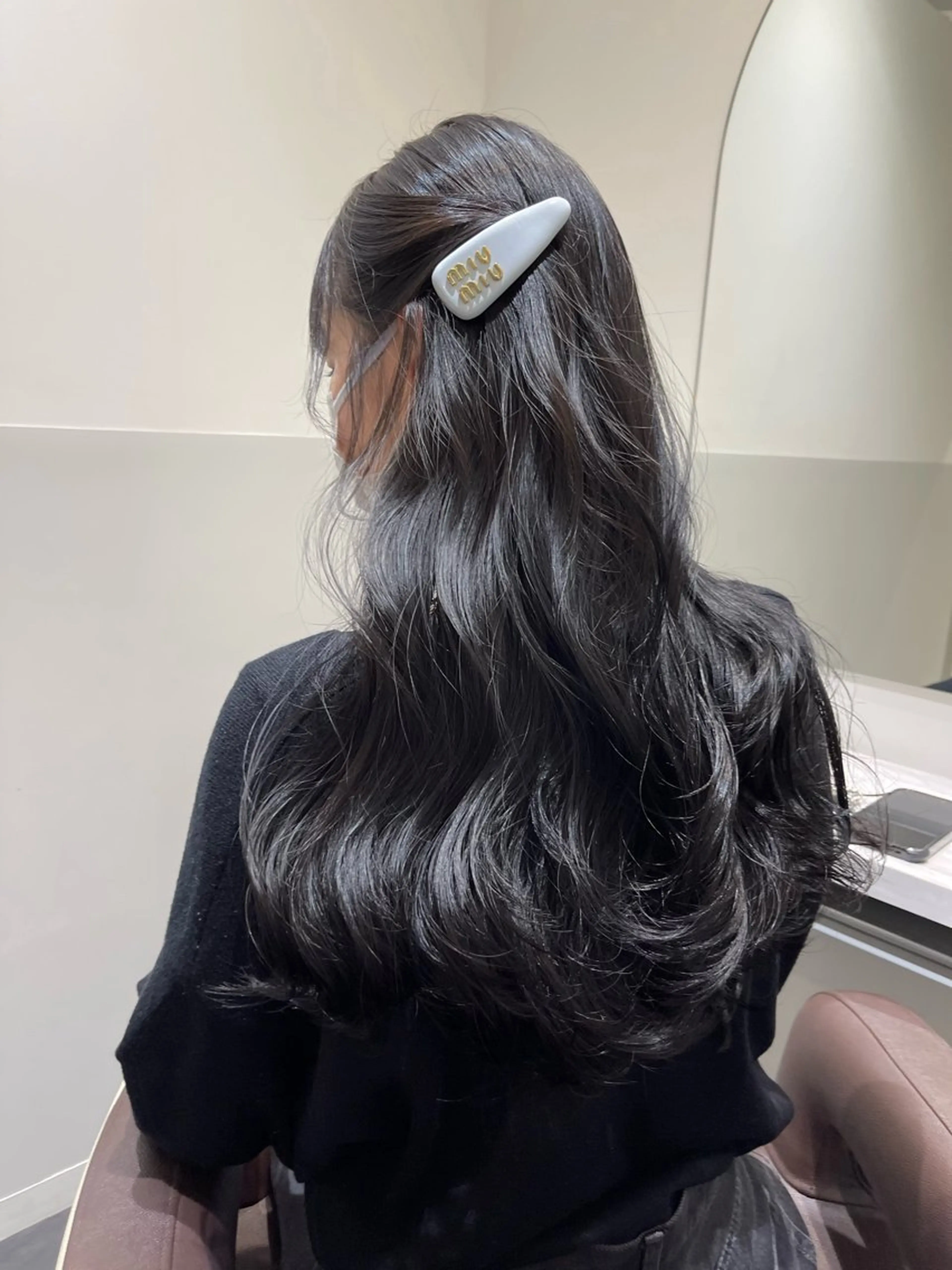 ロング カラー 〻ツヤハイトーン🩰 🤍HARUCAのヘアスタイル