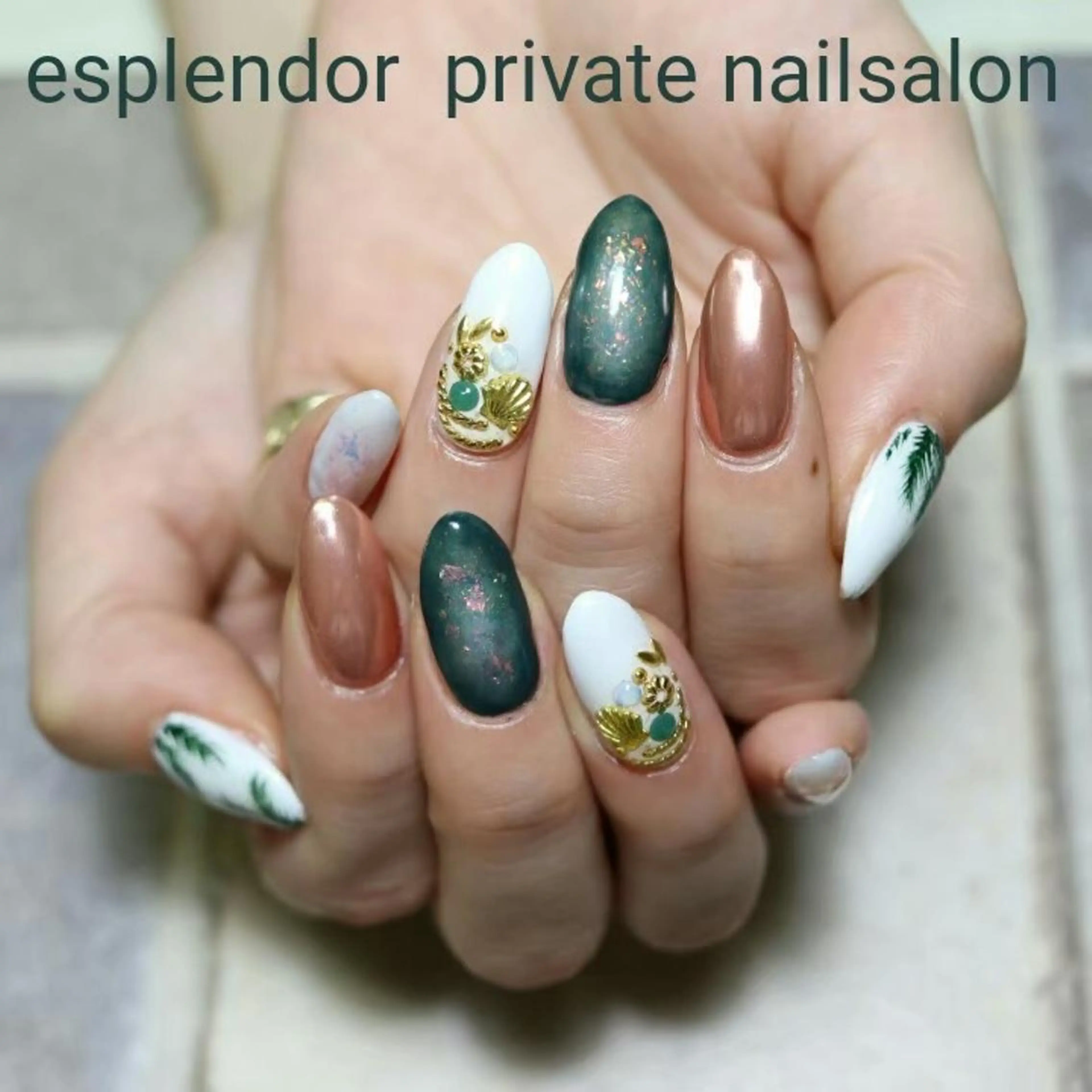 ネイル ゴールド グリーン ミラーネイル ピンク esplendor  小野寺のネイルデザイン