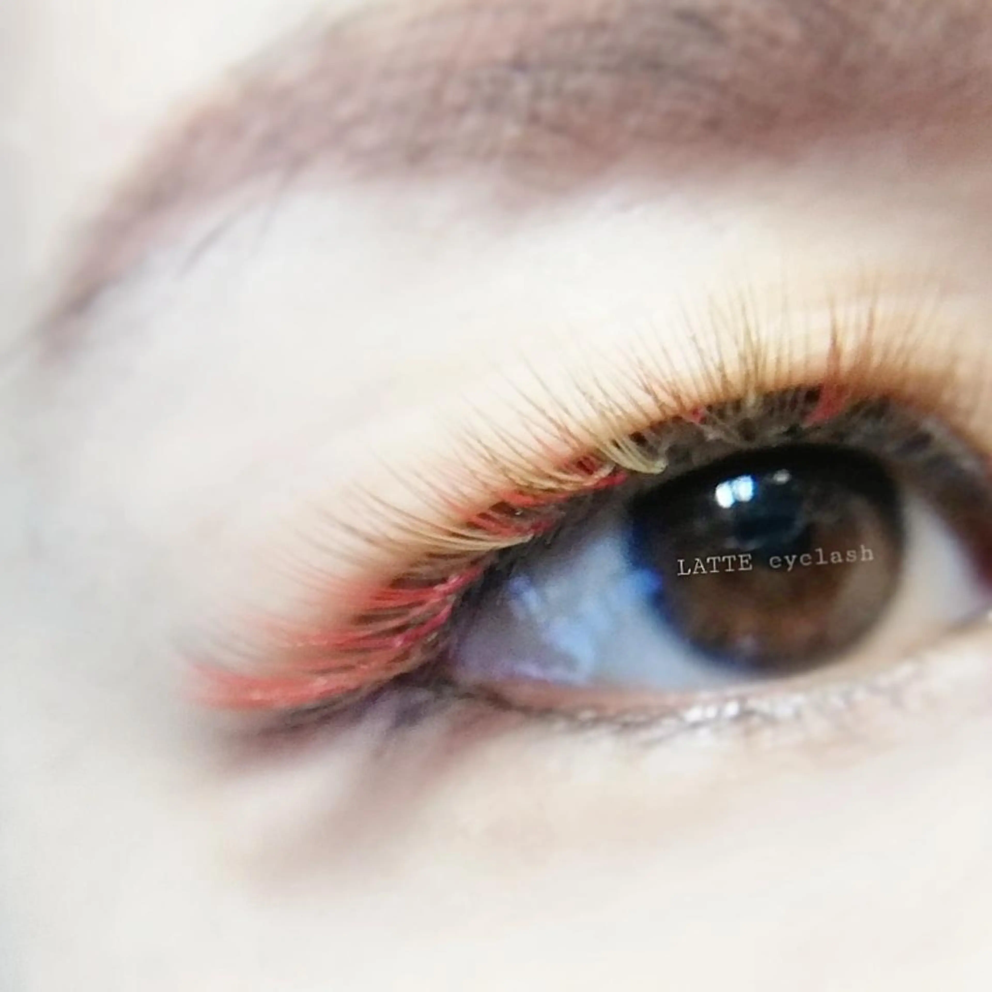 マツエク・マツパ ボリュームラッシュ LATTE eyelashのマツエク・マツパデザイン