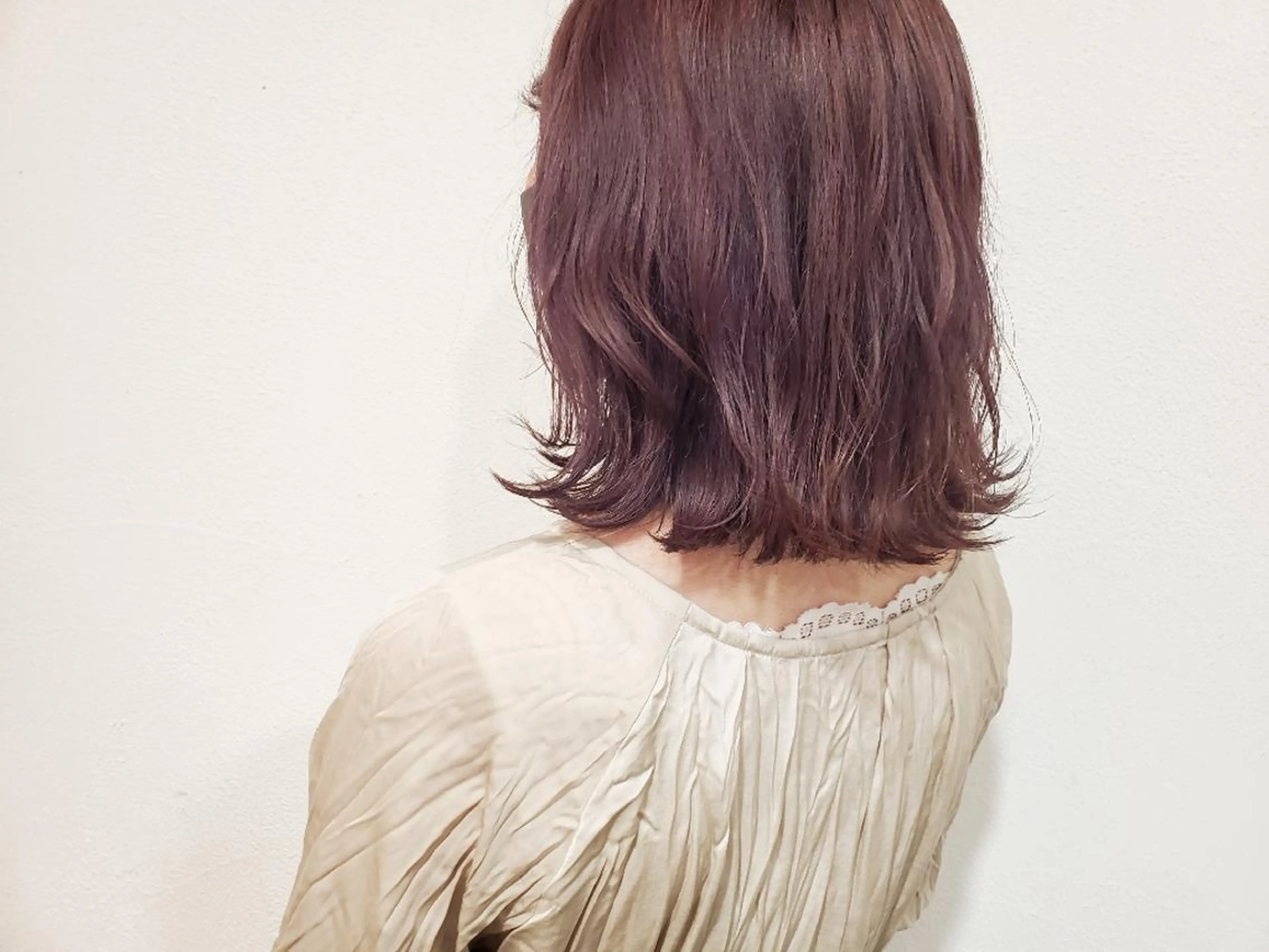 セミロング カラー ブリーチ ブラウンカラー ピンクカラー ピンクブラウン パ ルのヘアスタイル