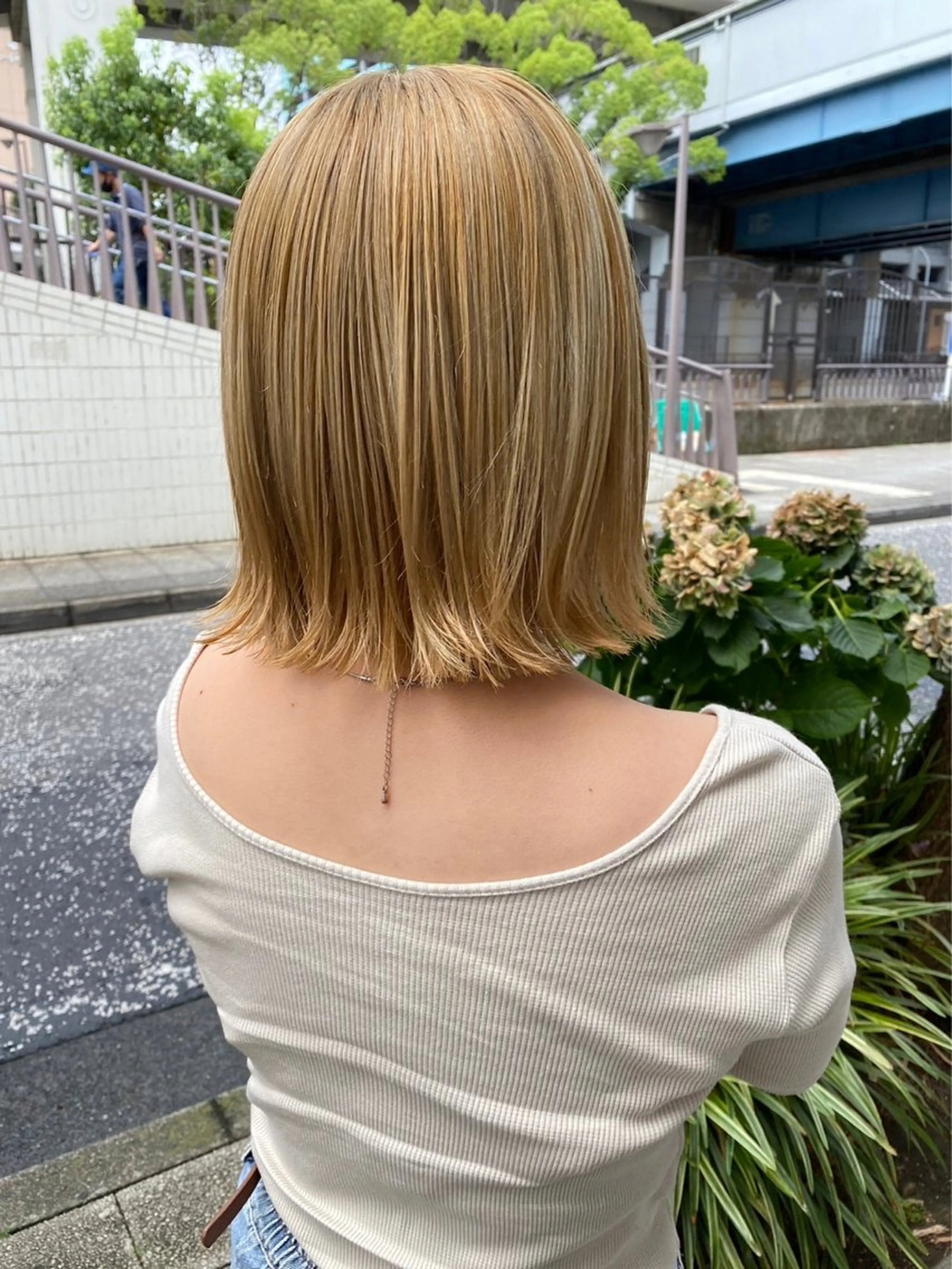 ミディアム hina 🛋️ブリーチカラーのヘアスタイル
