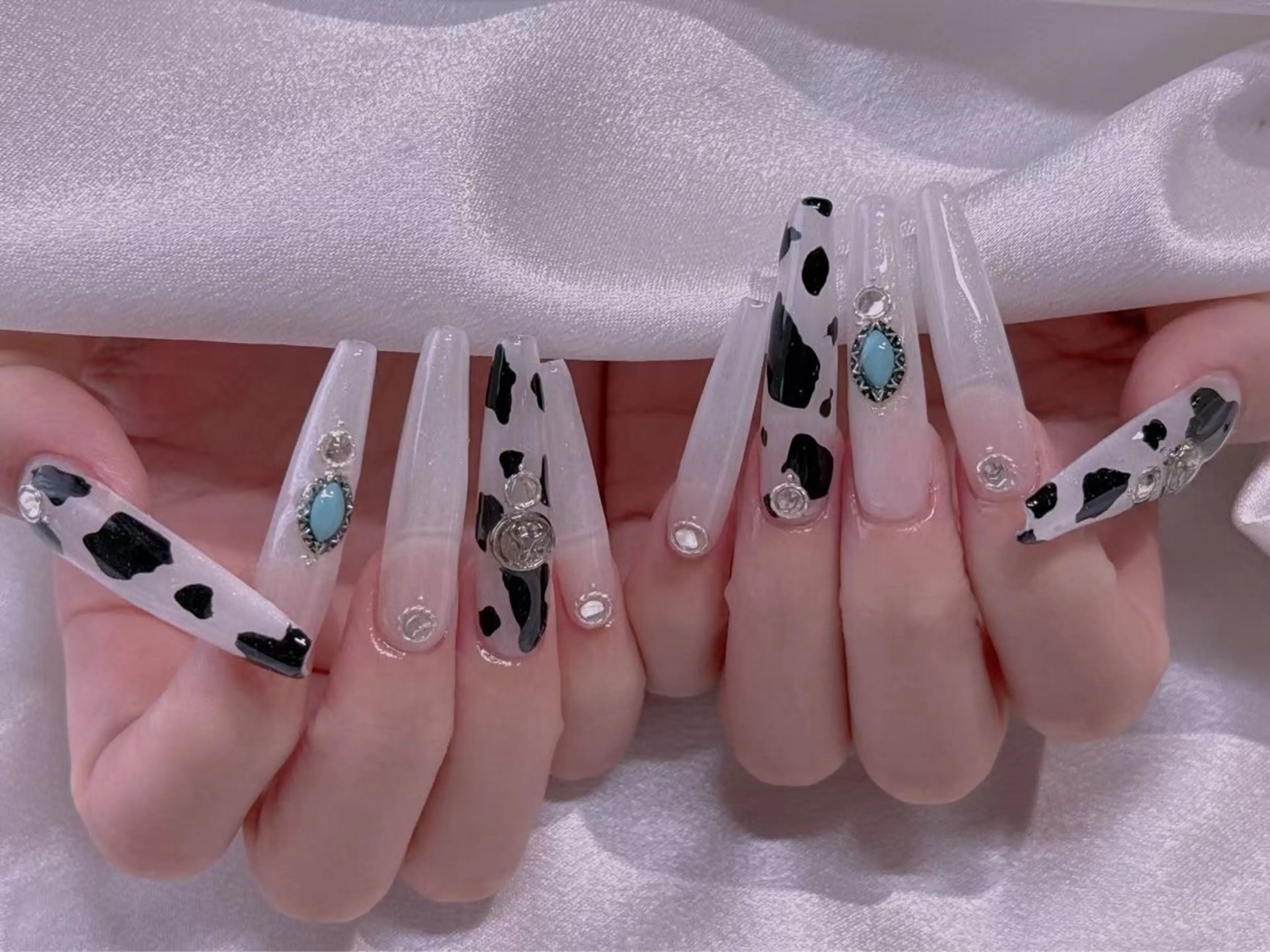 ネイル 長さ出し専門店 RIRIのネイルデザイン