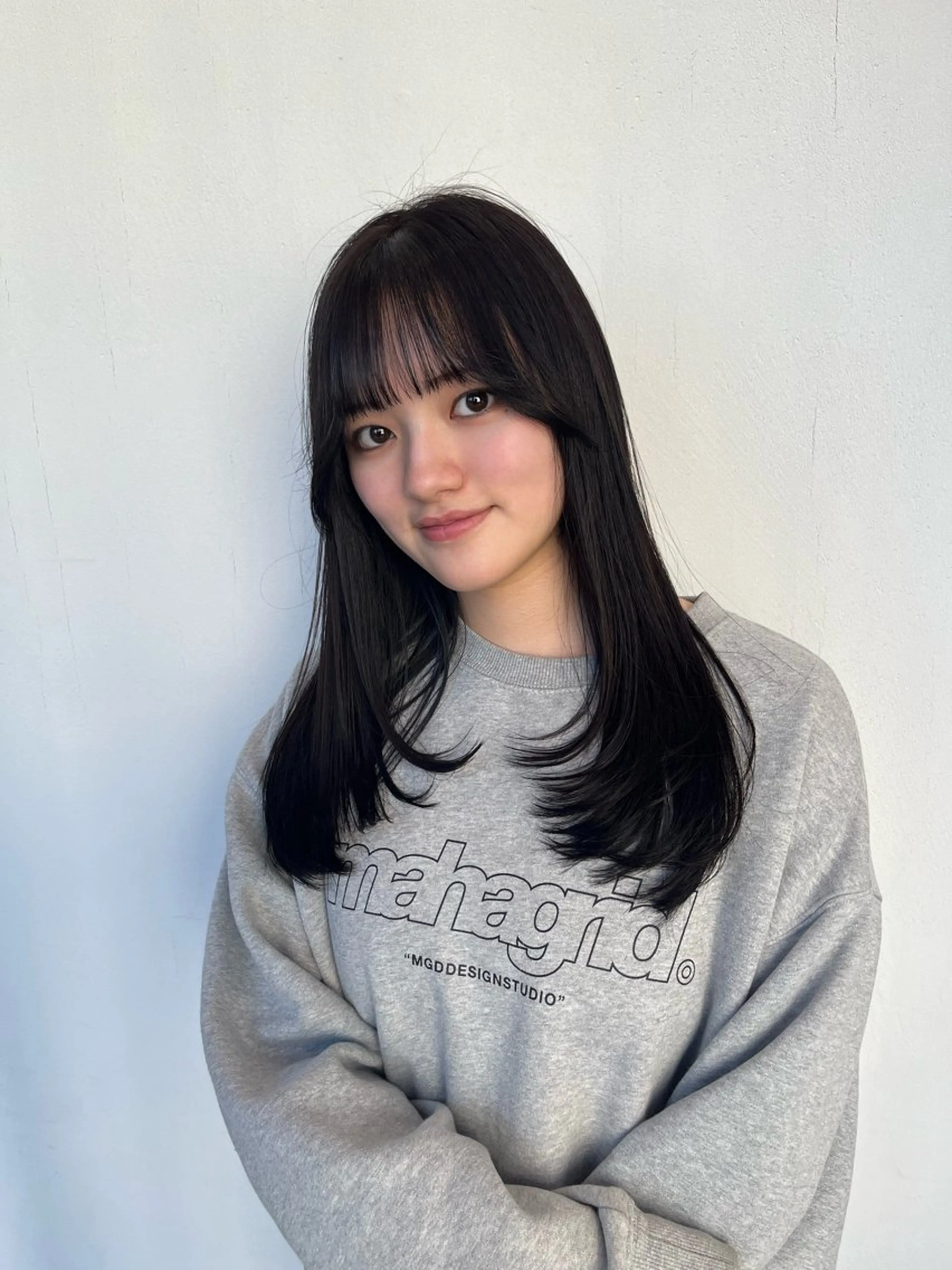 セミロング レイヤーカット 小顔カット カット ヘアカラー トリートメント レイヤー似合わせ 透明感カラーりきやのヘアスタイル