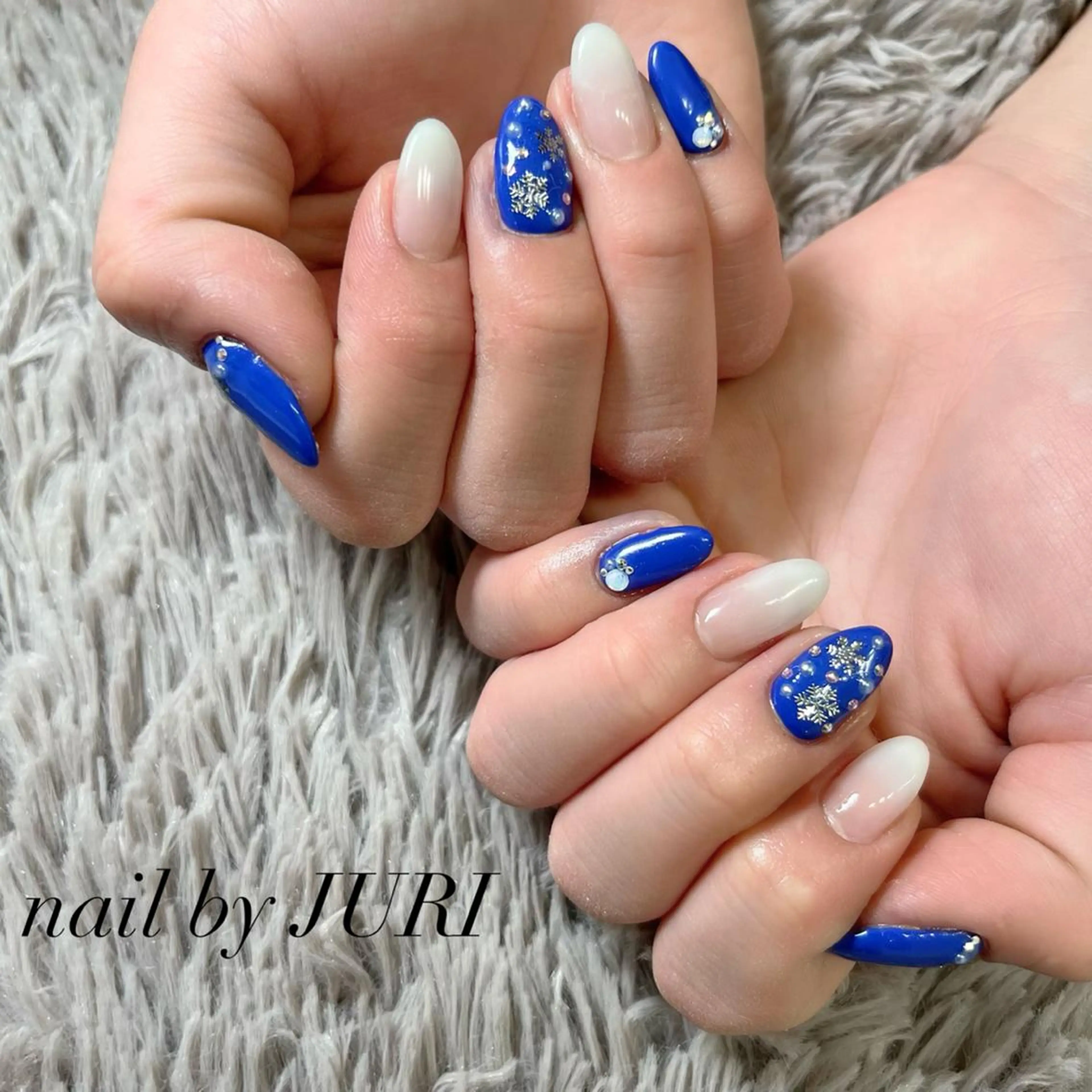 ネイル フットネイル フレンチネイル ジェルネイル ラメ(グリッター) ラメグラデーション 𝐍𝐄𝐎 𝐉𝐔𝐑𝐈のネイルデザイン