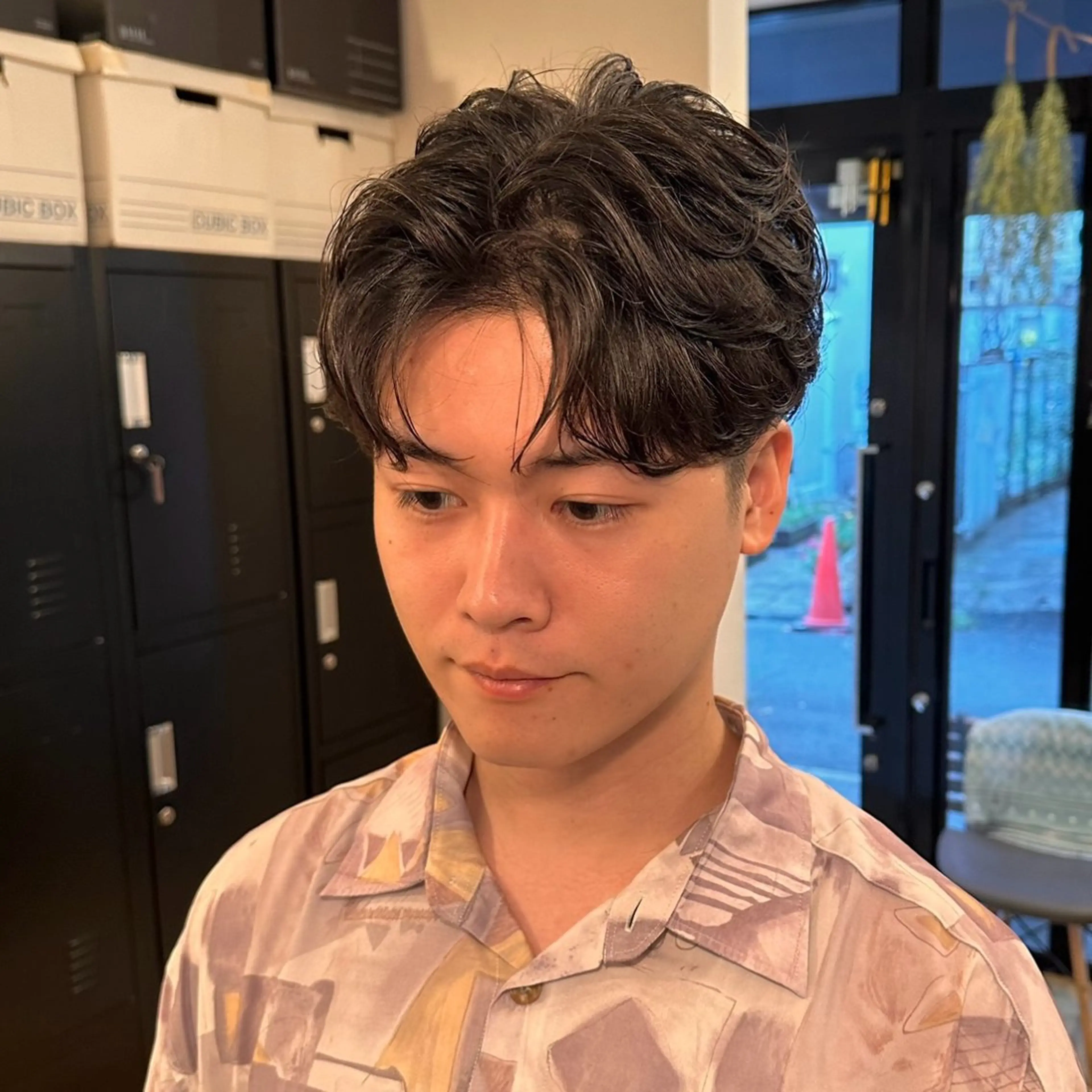 ショート パーマ メンズ ビジネス センターパート フェザーパーマ メンズパーマ メンズショート カット パーマ トリートメント 【メンズヘア】 原宿/Kasumiのヘアスタイル