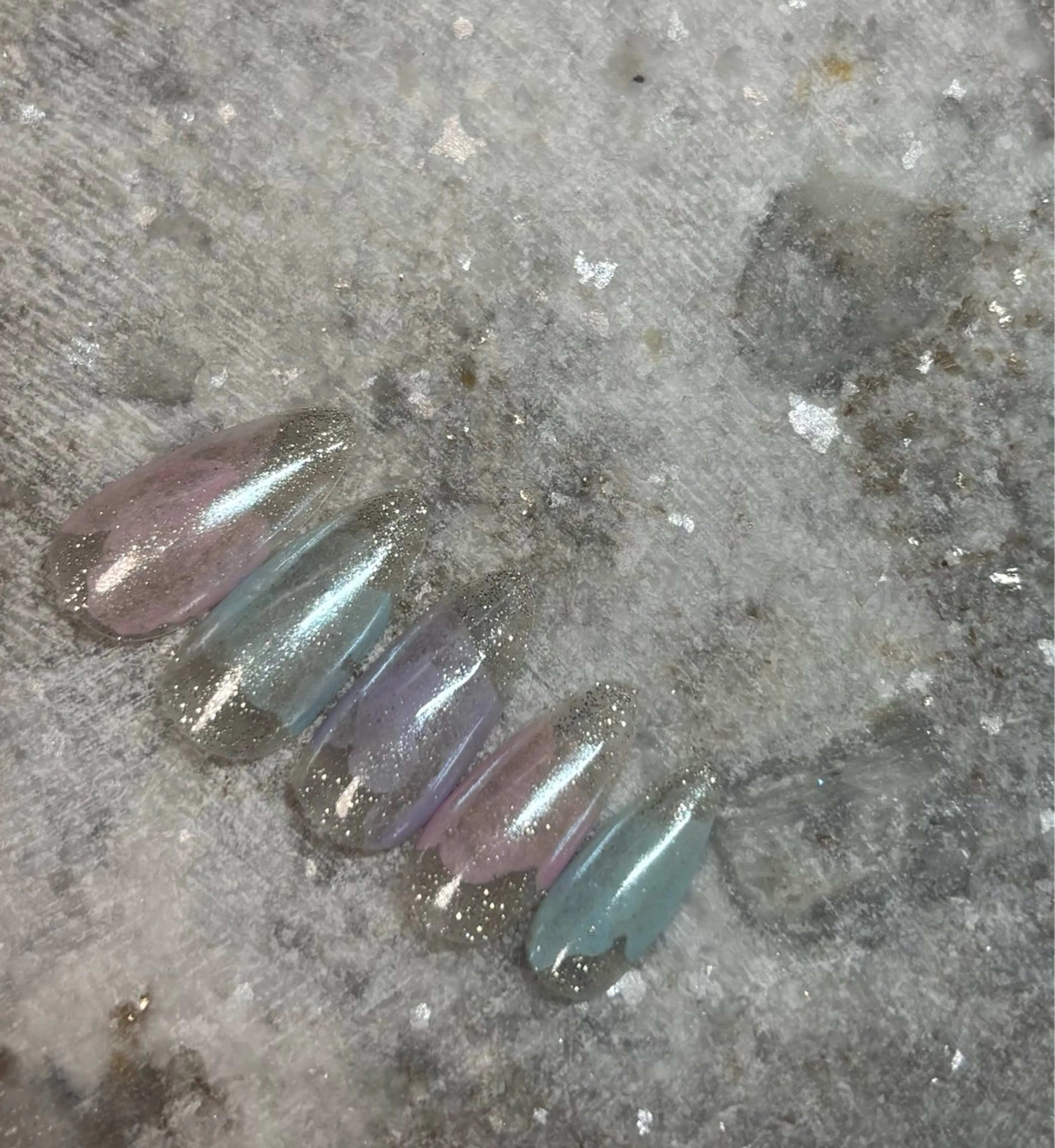 ネイル フラッシュネイル 三本 綾奈のネイルデザイン