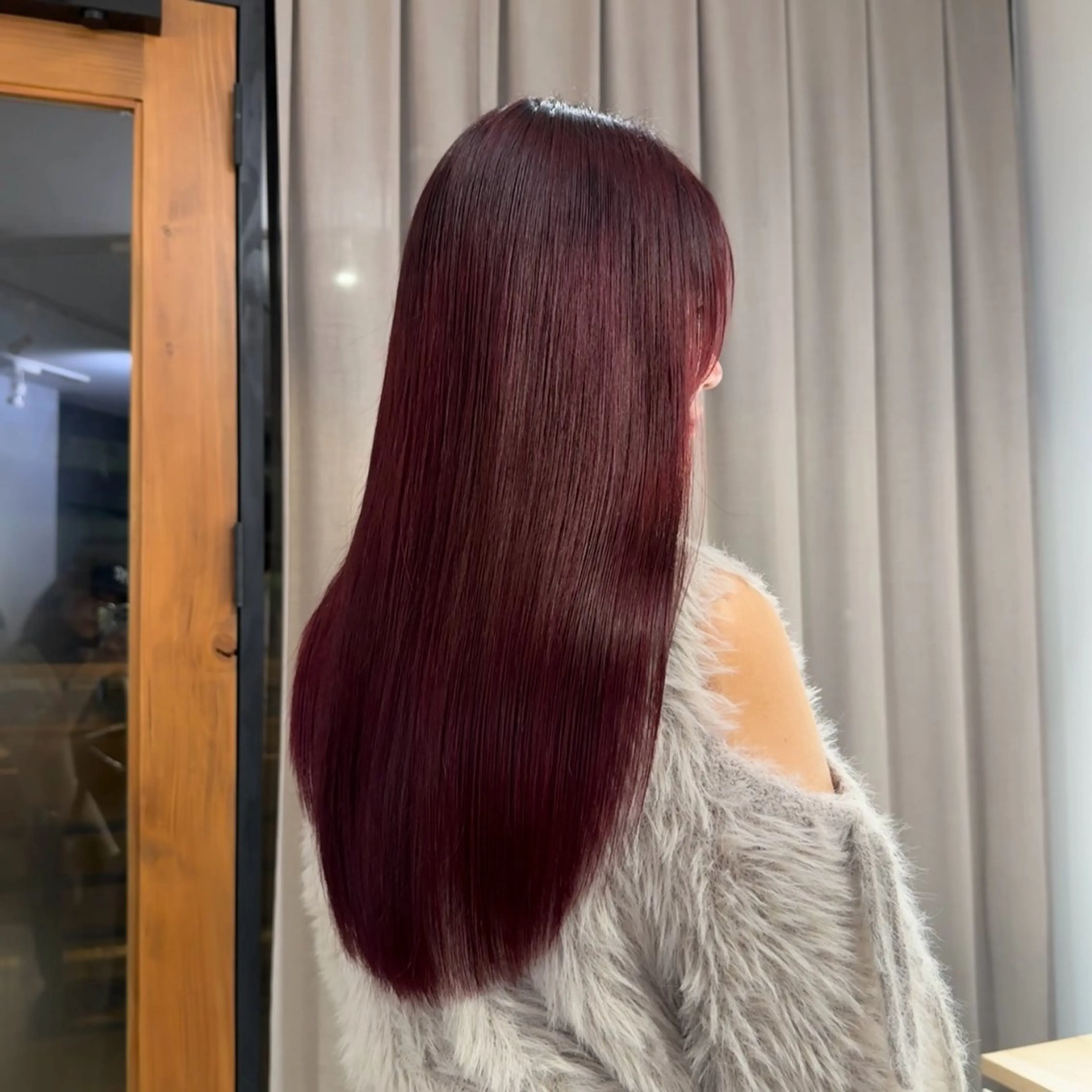 ロング カラー レッドカラー ヘアカラー 吉田 葉音のヘアスタイル