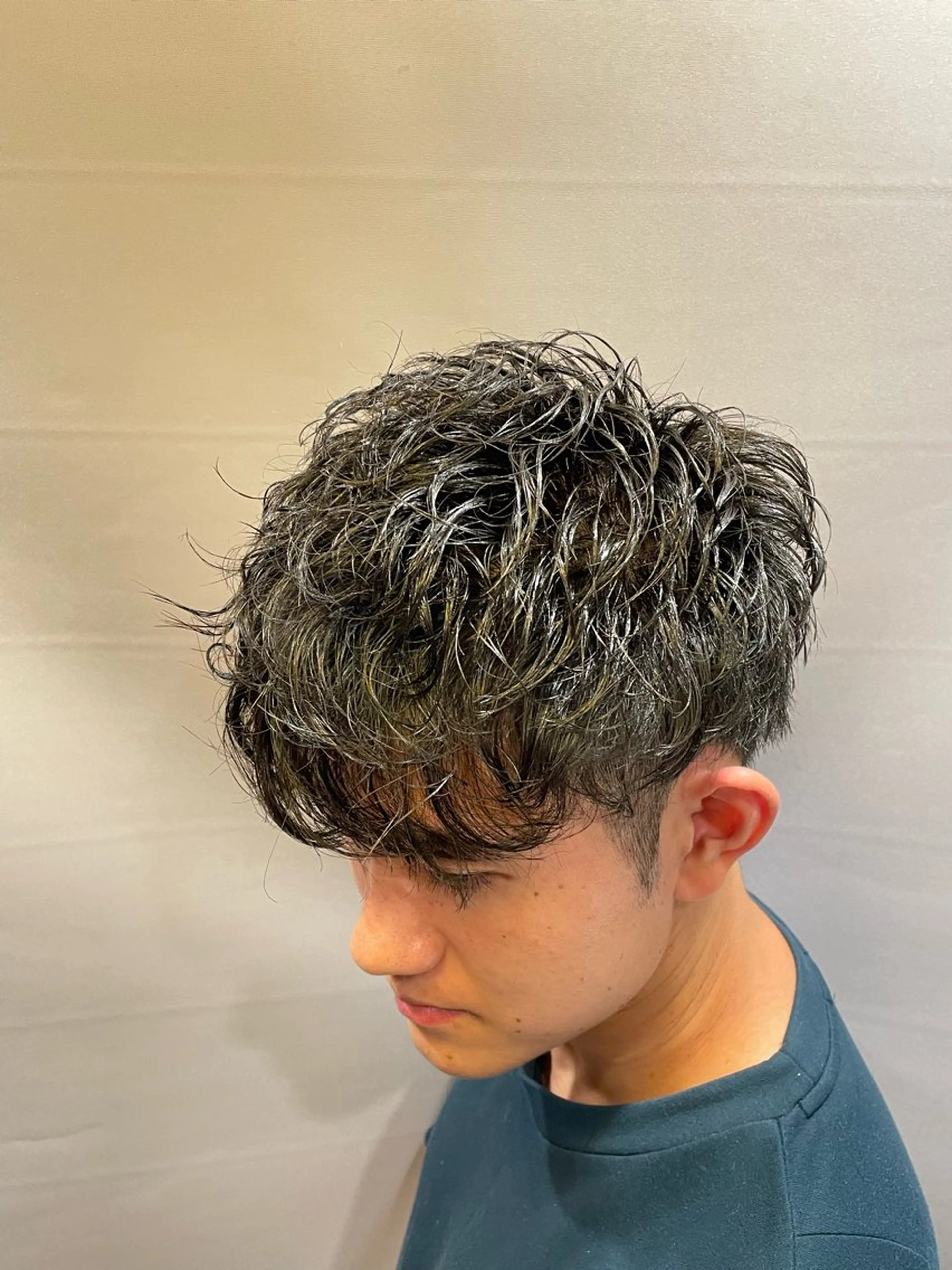 ミディアム パーマ ヘアアレンジ ミディアムパーマ スパイラルパーマ barber shopのヘアスタイル