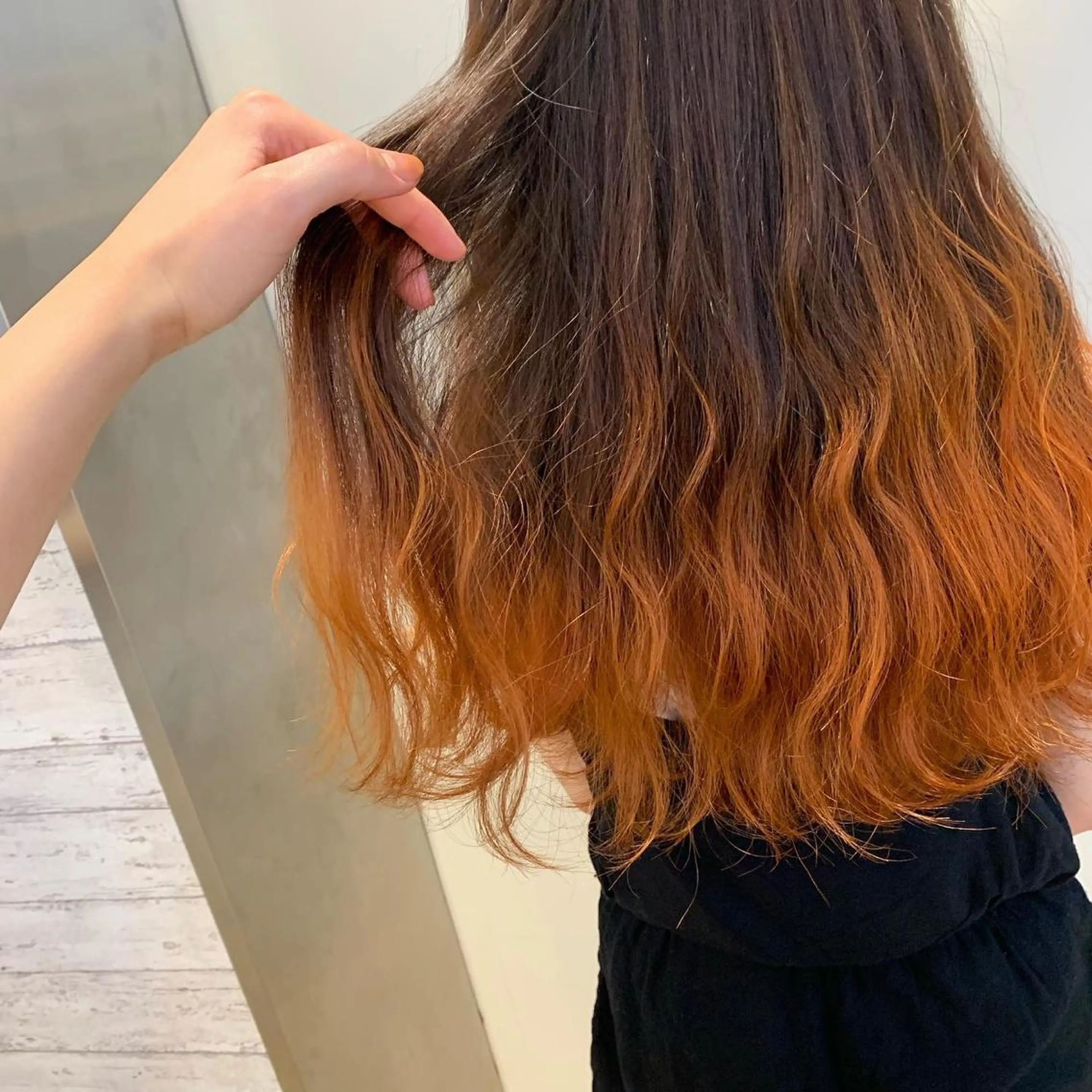 カラー グラデーションカラー 天野 利咲のヘアスタイル