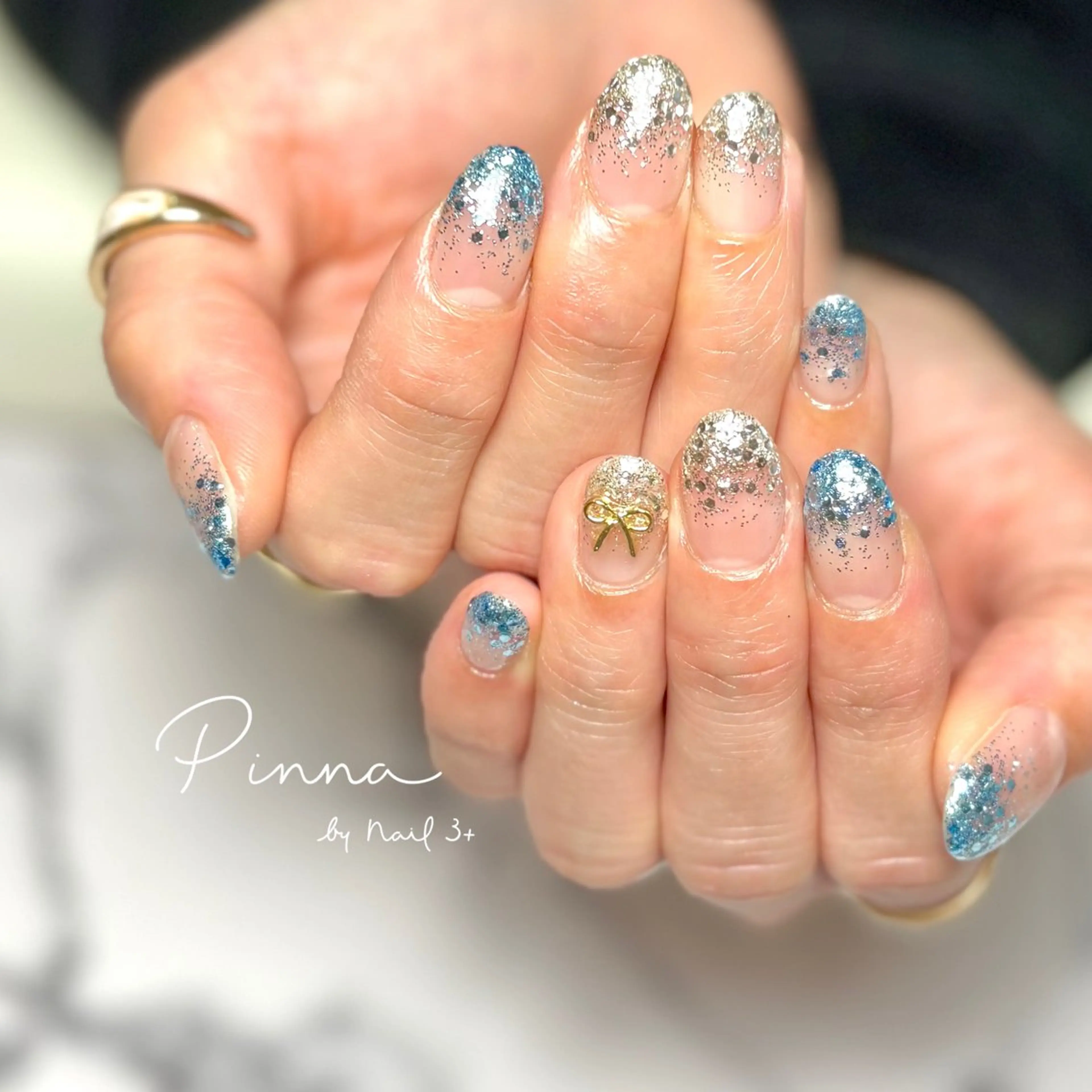 ネイル ラメ(グリッター) 水色 シルバー Mayu 🌷🦋のネイルデザイン