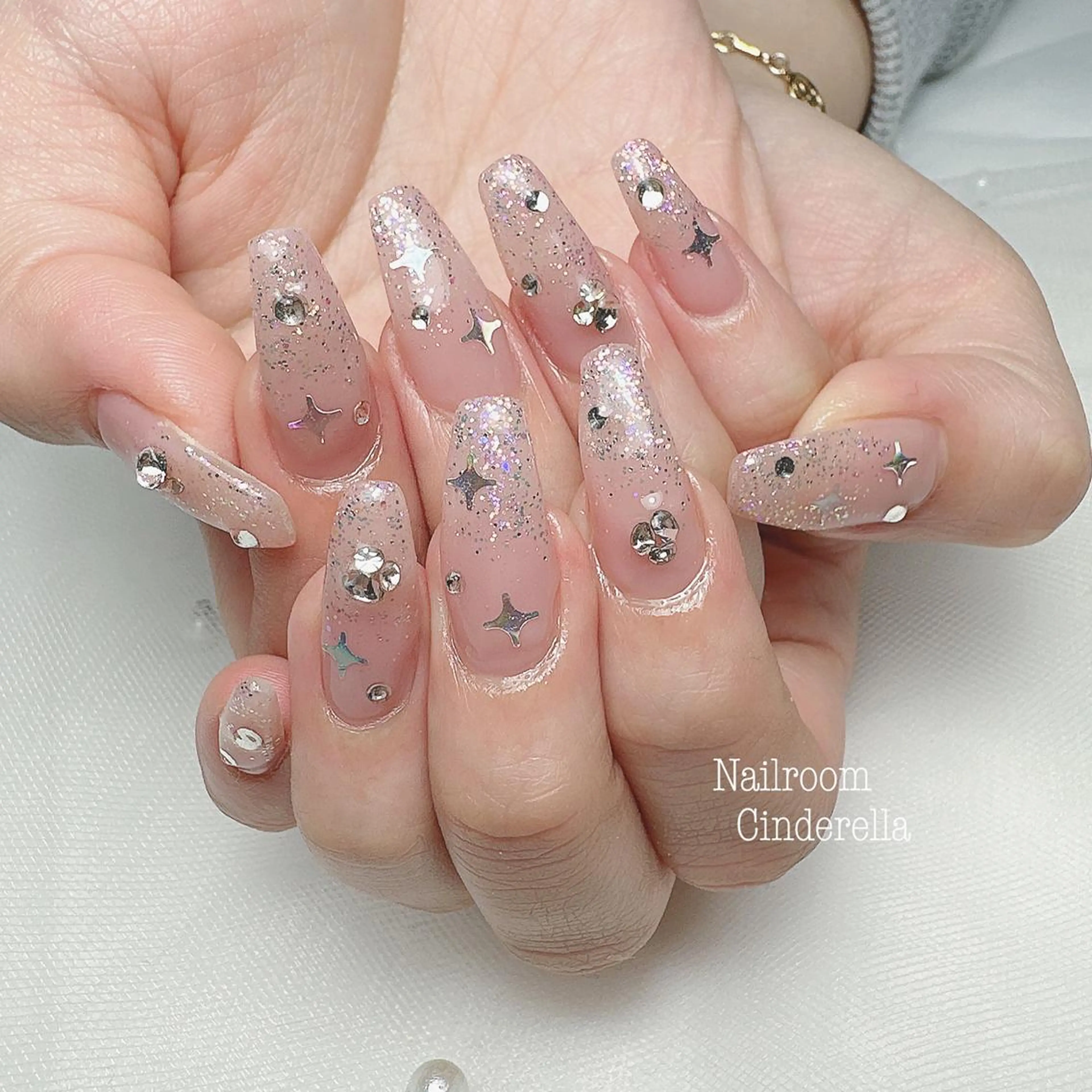 ネイル キラキラネイル 韓国ネイル Nailroom. Cinderellaのネイルデザイン