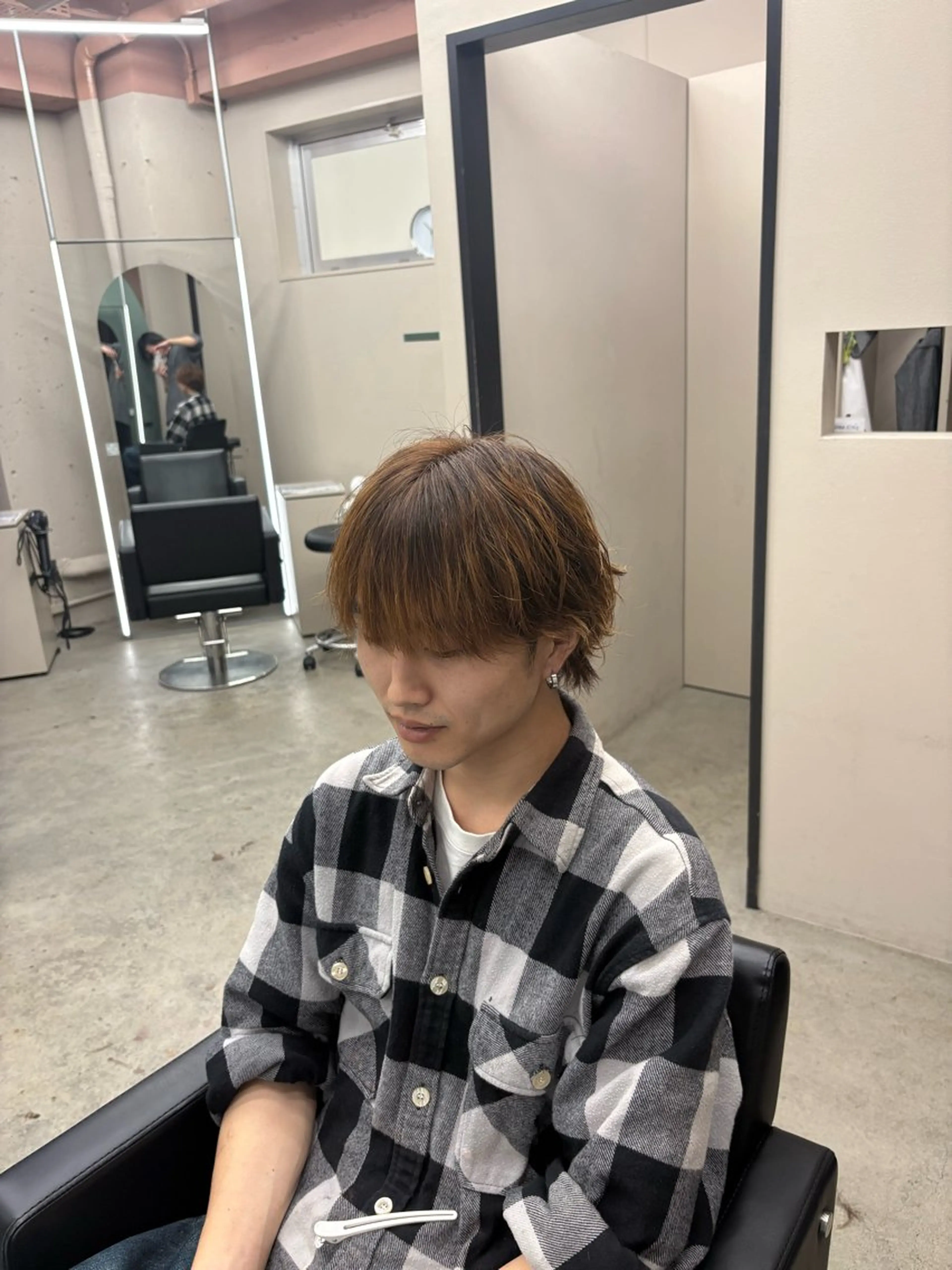 ショート メンズ メンズパーマ 髪質改善 縮毛矯正 カット 海瑠万／メンズパーマ ／ブリーチ／フェードのヘアスタイル