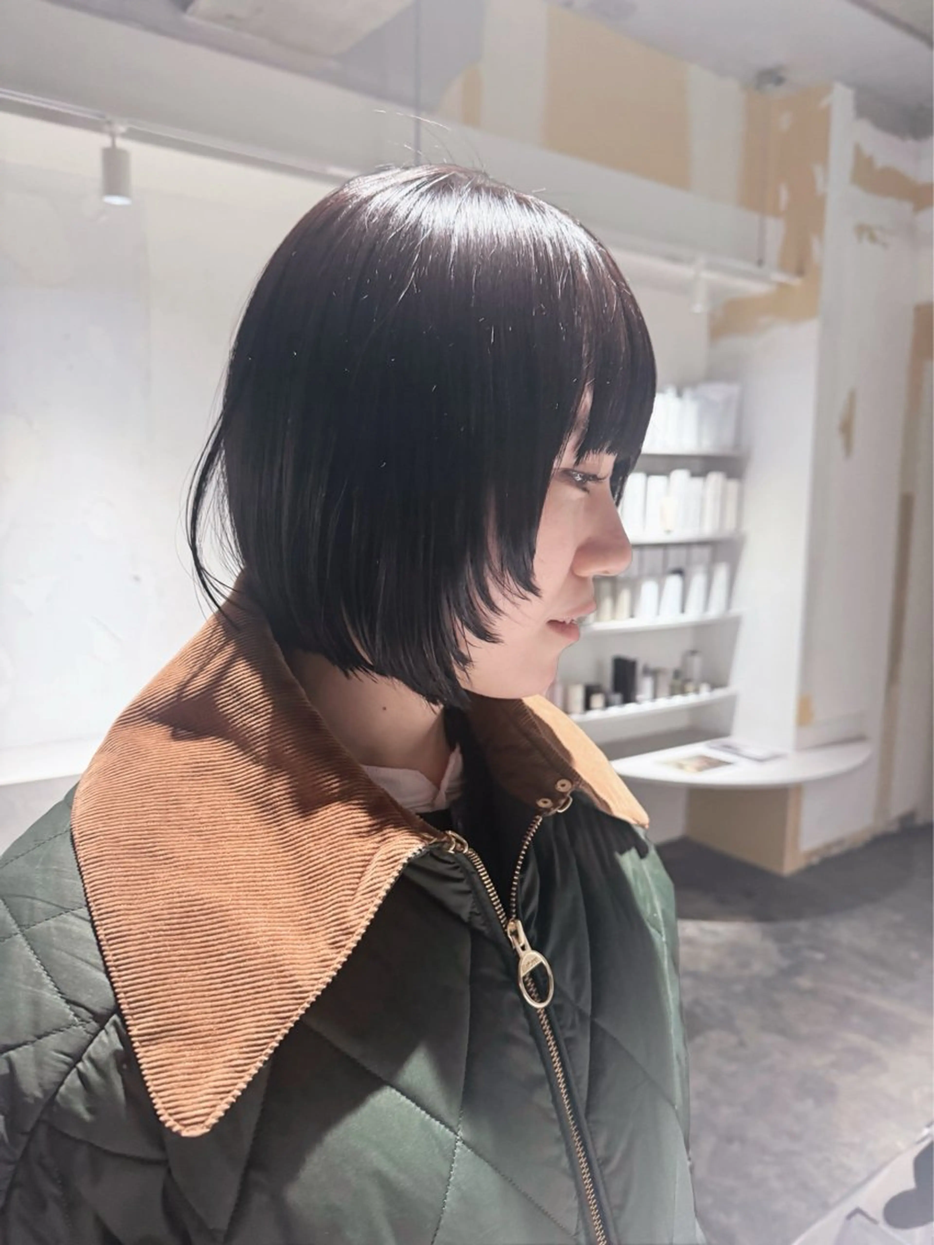 ショート ボブ カット ヘアカラー BURROW うえみ 寿々のヘアスタイル