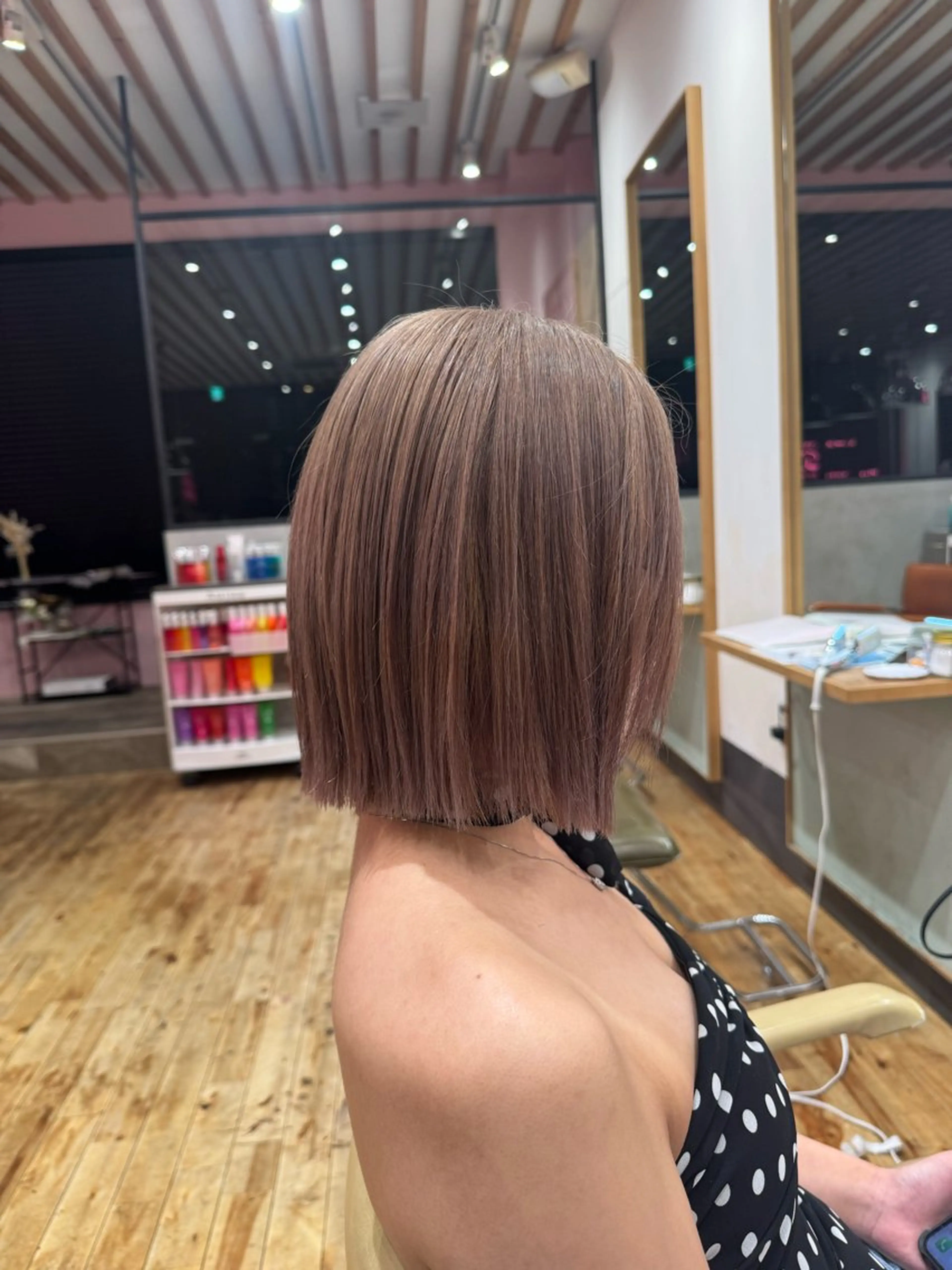 ショート カラー 切りっぱなしボブ ベージュカラー ブリーチ ボブ カット ヘアカラー ｱｵﾇﾏﾐﾕ☁️ /ボブ/ハイトーン/のヘアスタイル