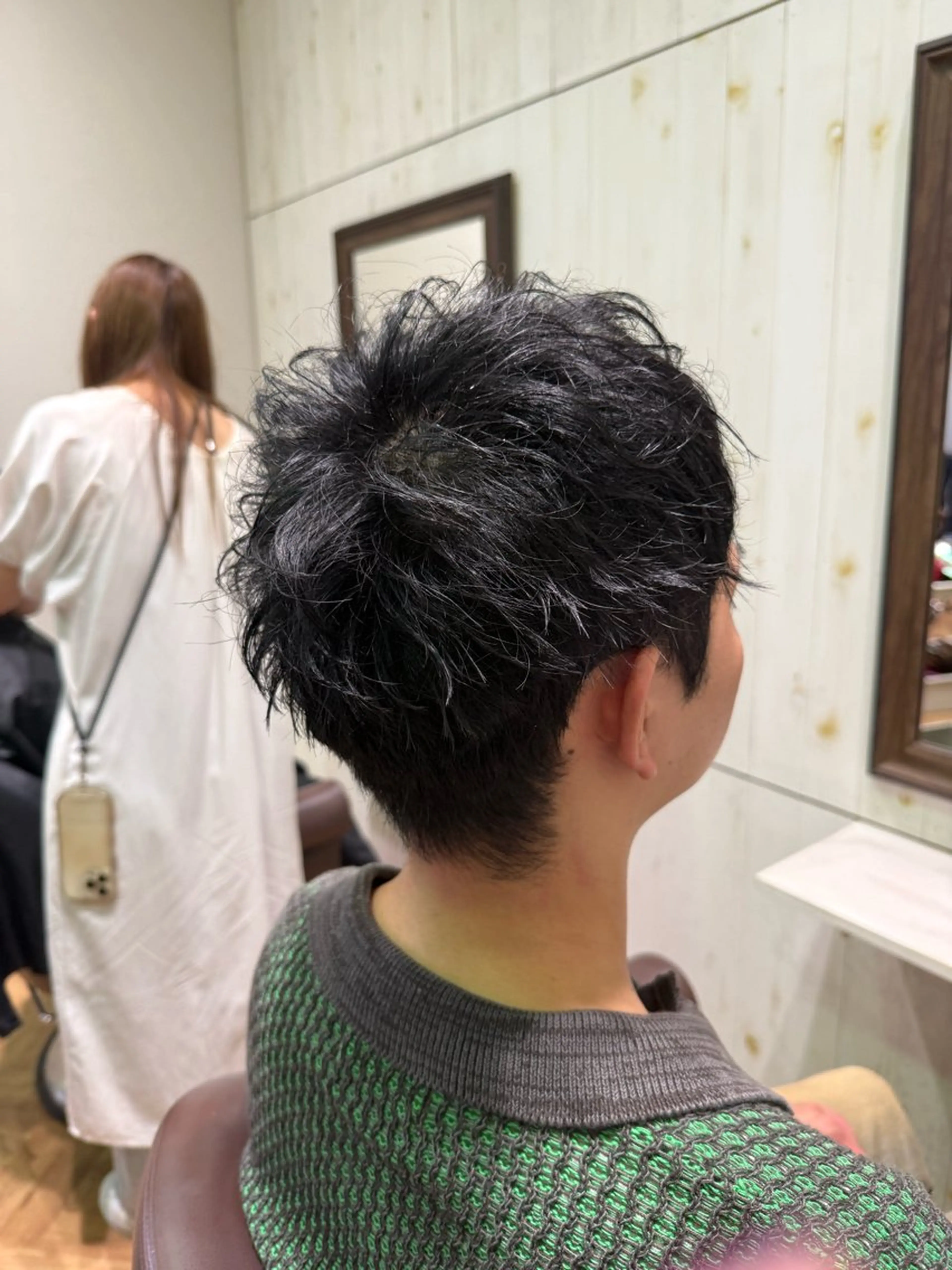 ショート メンズ 外ハネヘア 溝口 槙里也のヘアスタイル