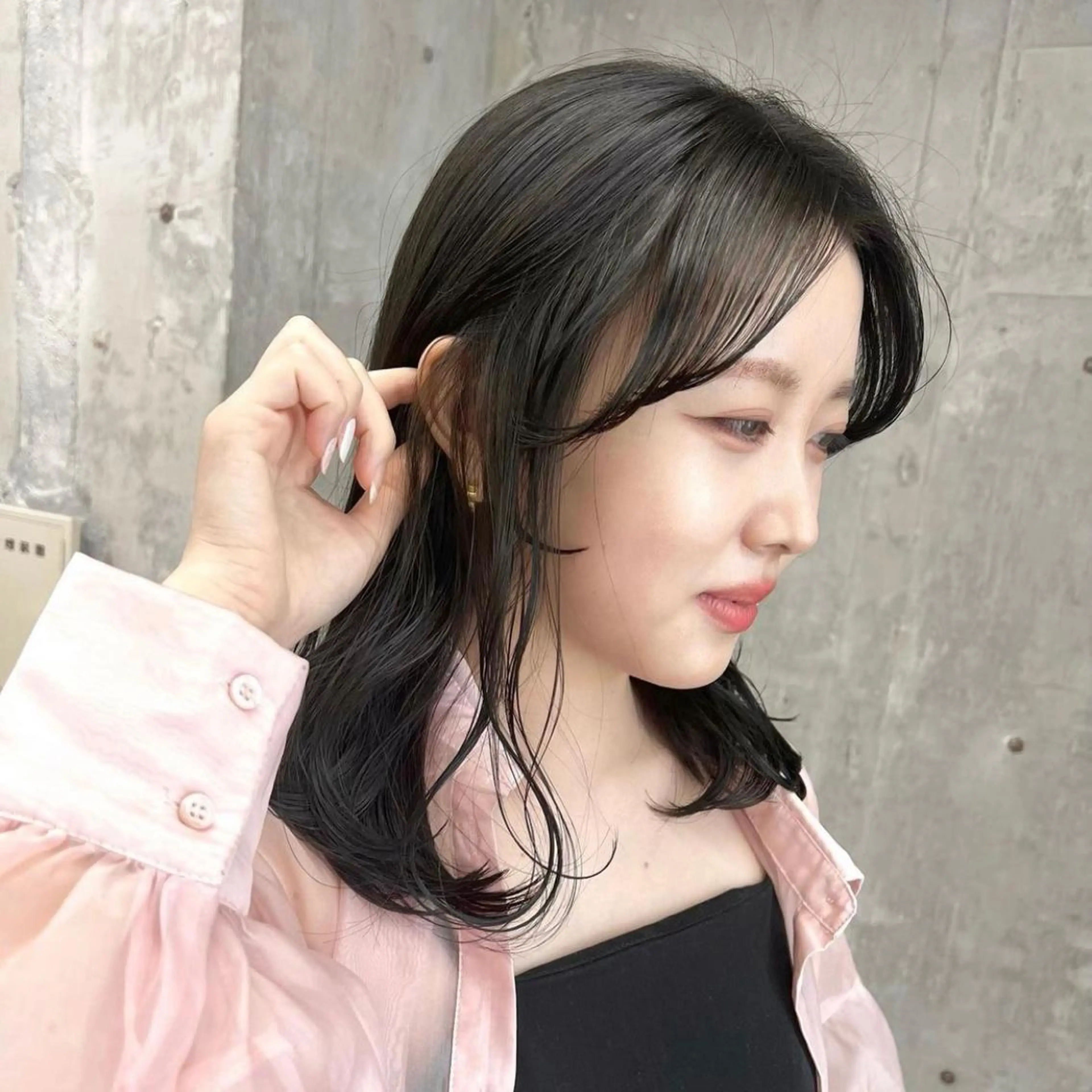 前髪カット + 韓国風おくれ毛 ✂︎の写真