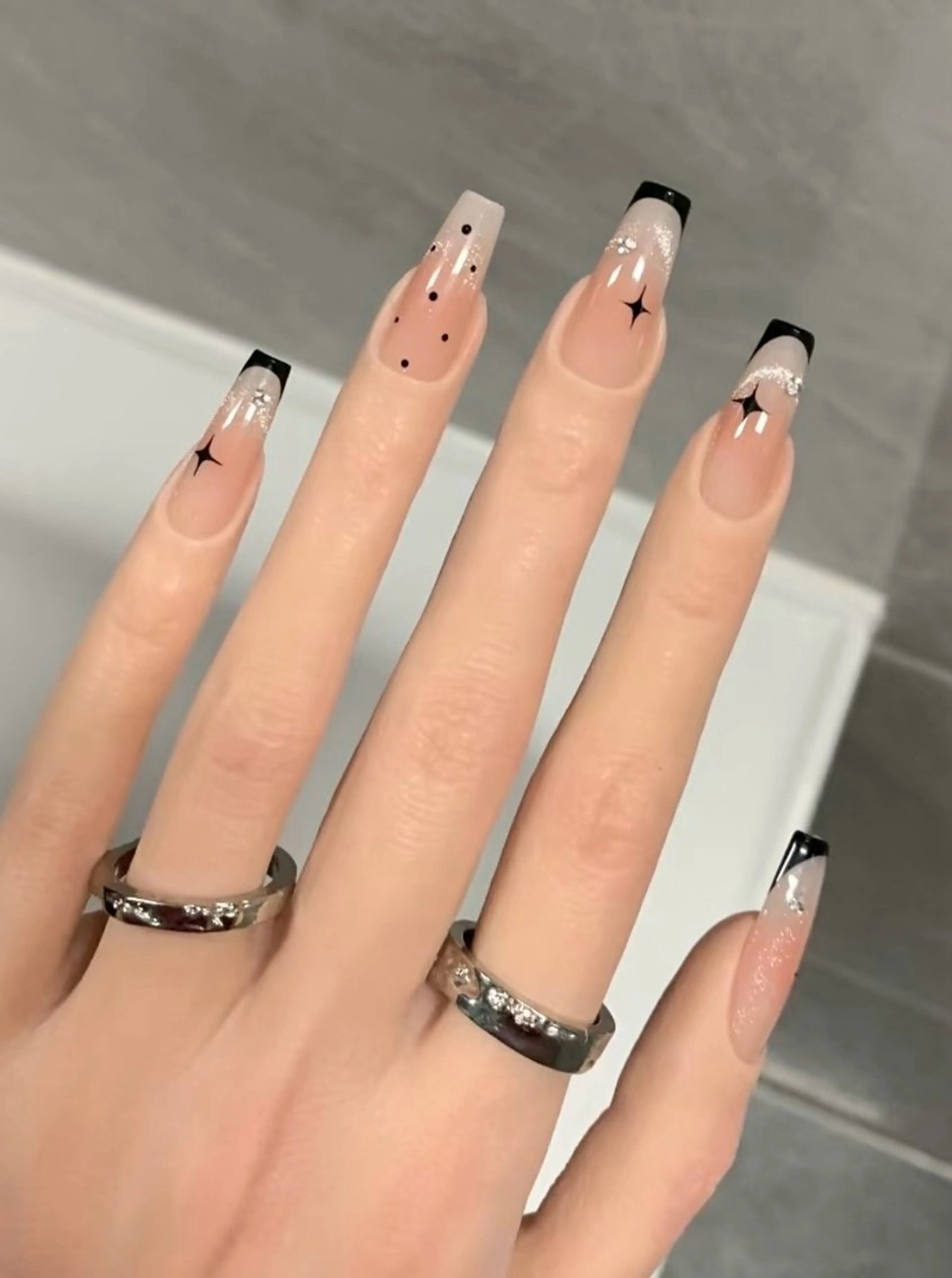 ネイル 高木 維麗絲のネイルデザイン