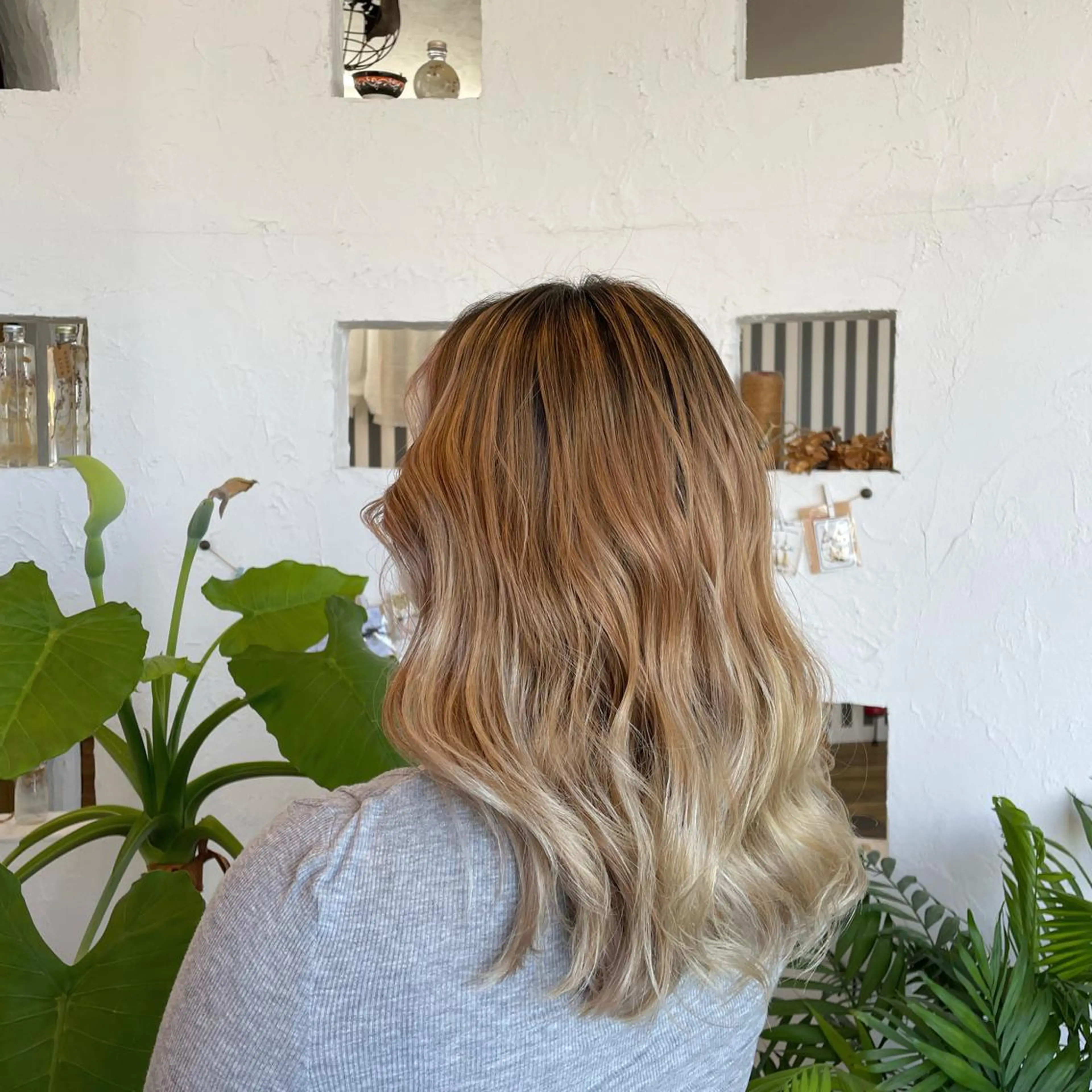ロング カラー バレイヤージュ ベージュカラー ブリーチ ハイライトカラー 外国人風カラー ヘアカラー 🌸小掛🌸 豊橋外国人風カラーのヘアスタイル