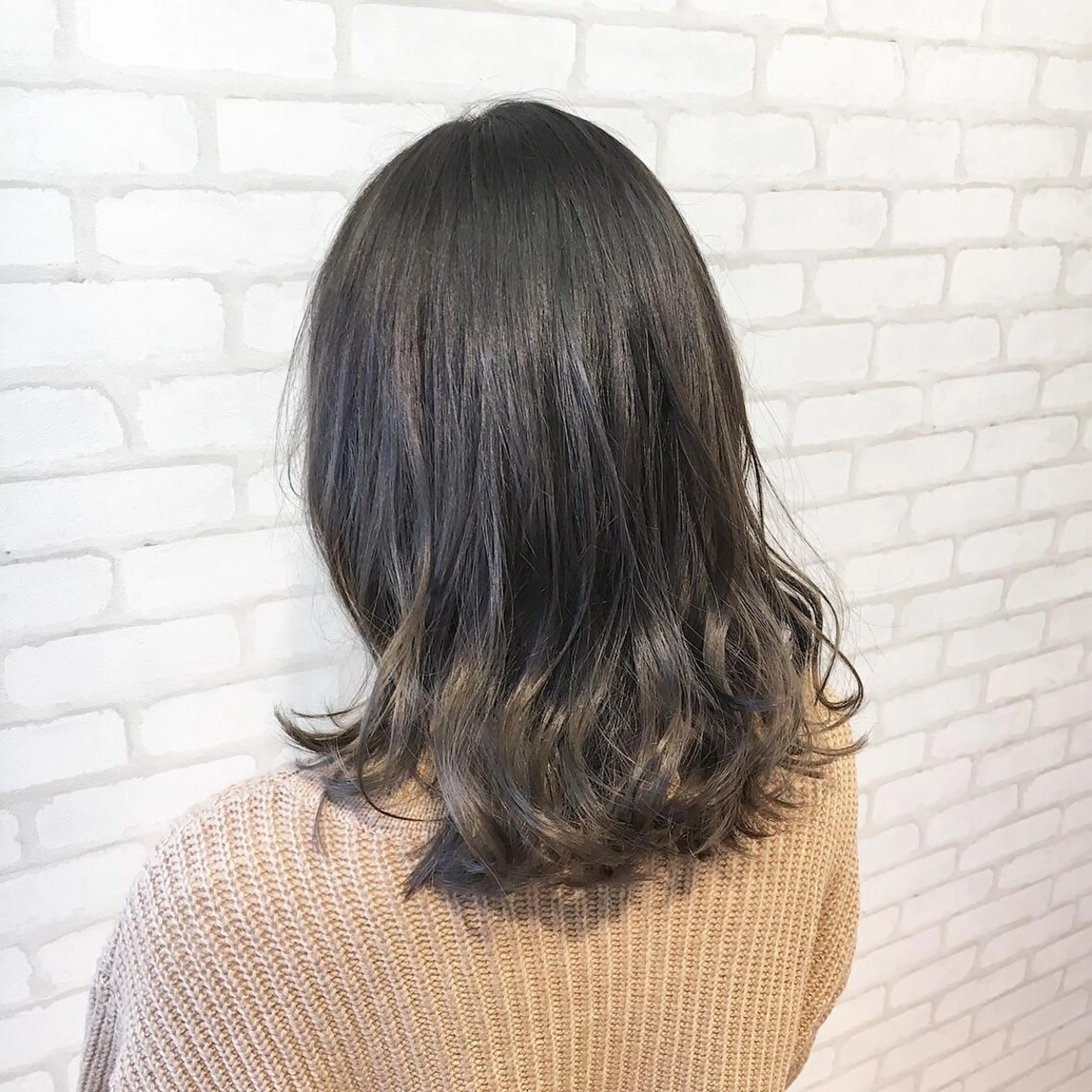 セミロング カラー ヘアアレンジ グレージュ ヘアカラー トリートメント ✨艶髪✨透明感✨ 山内大樹のヘアスタイル