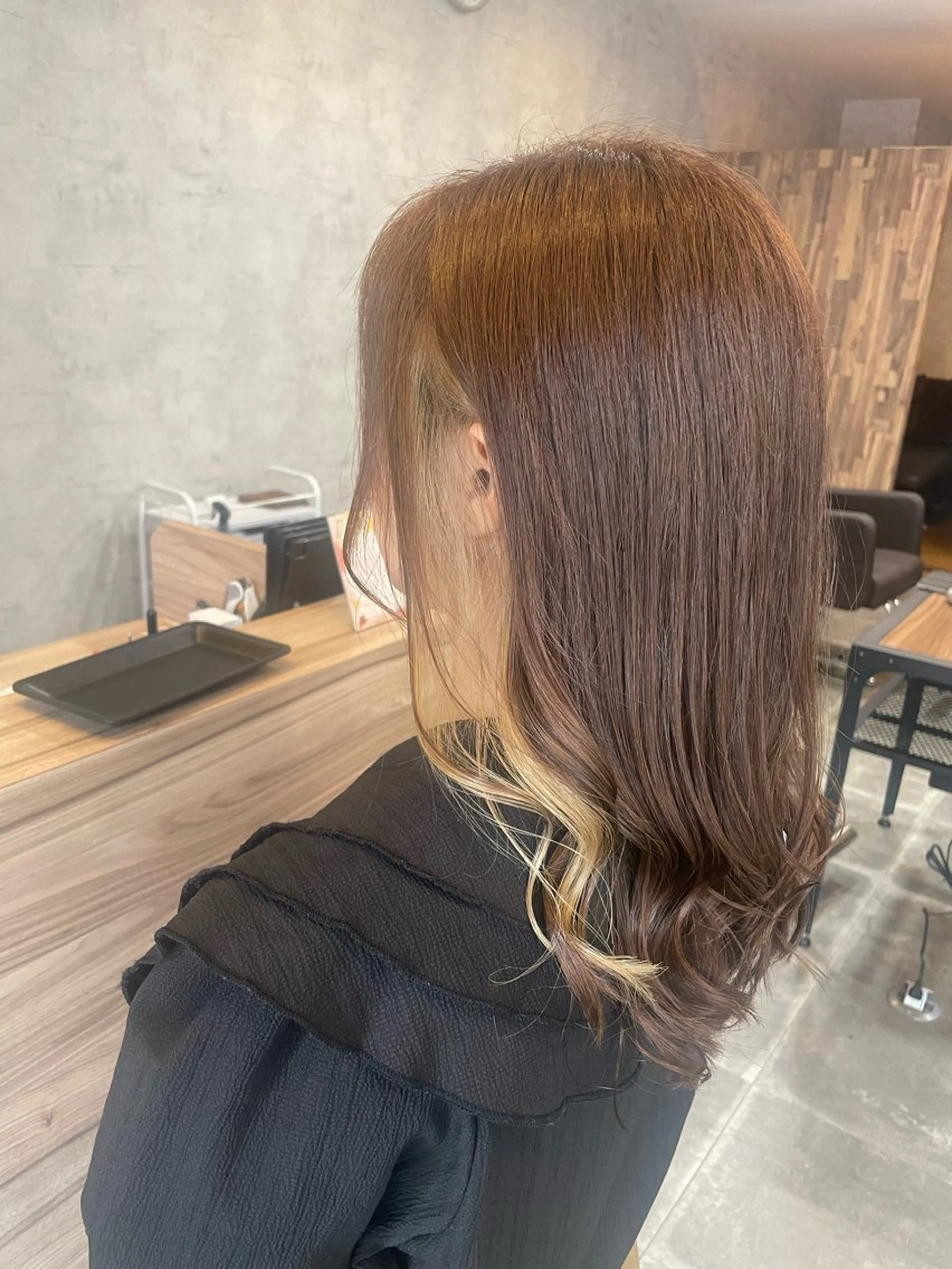 セミロング カラー ブリーチ ブロンド イヤリングカラー 骨格似合わせカット✨ 林 まどかのヘアスタイル