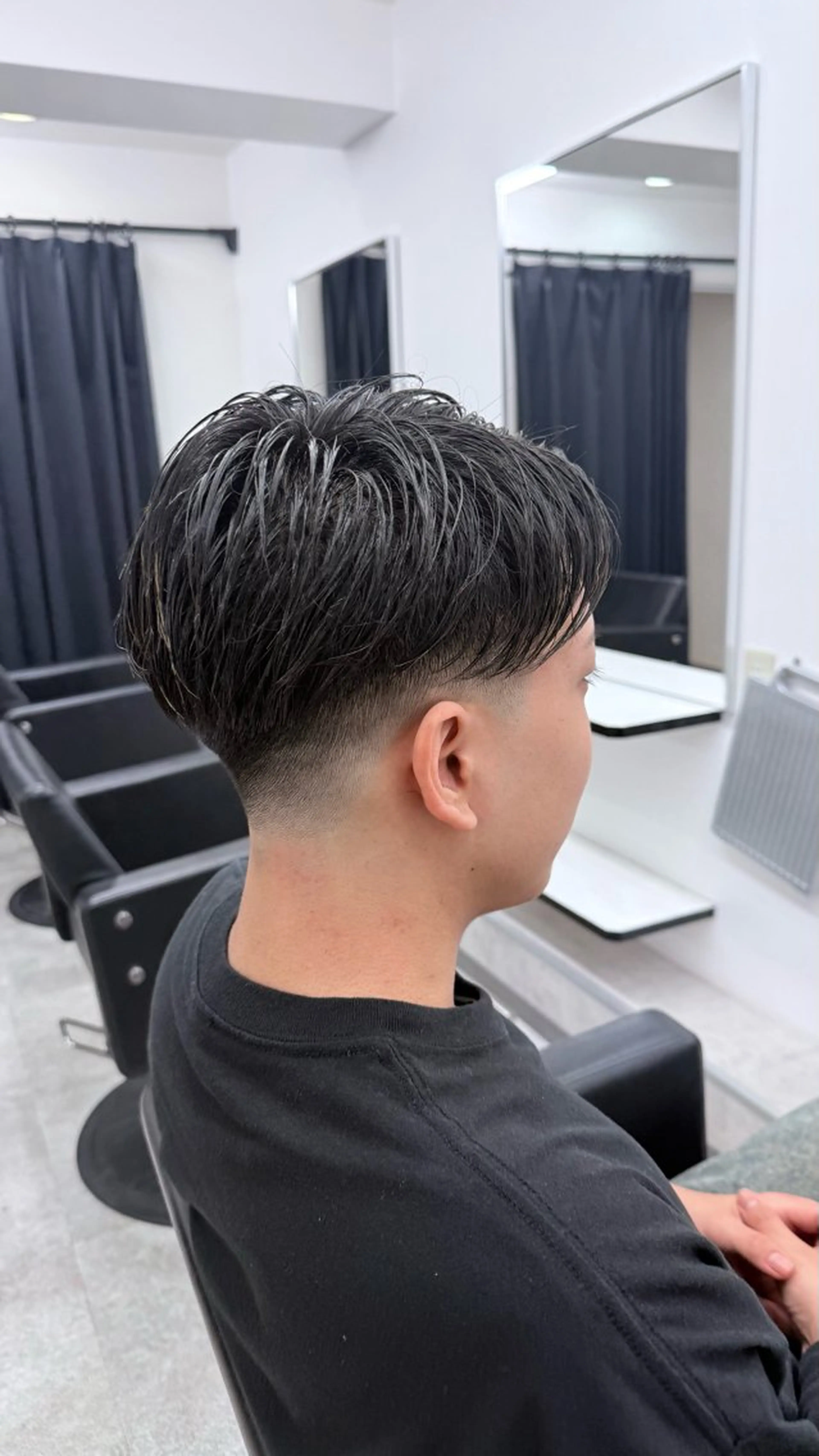 メンズ フェードカット メンズ特化美容師 安藤瑠希のヘアスタイル