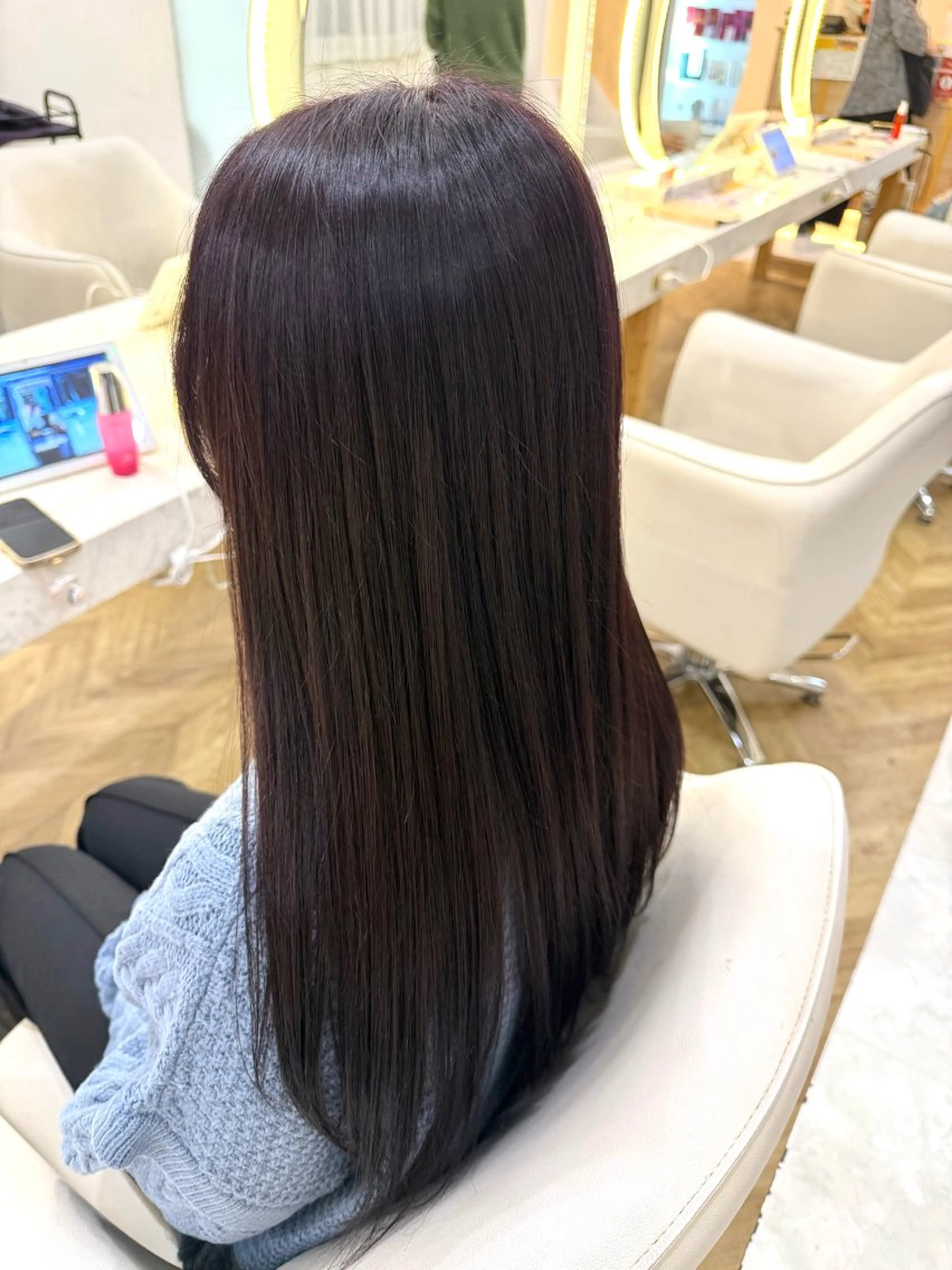 ロング ヘアカラー 小林 美月  透明感カラーのヘアスタイル