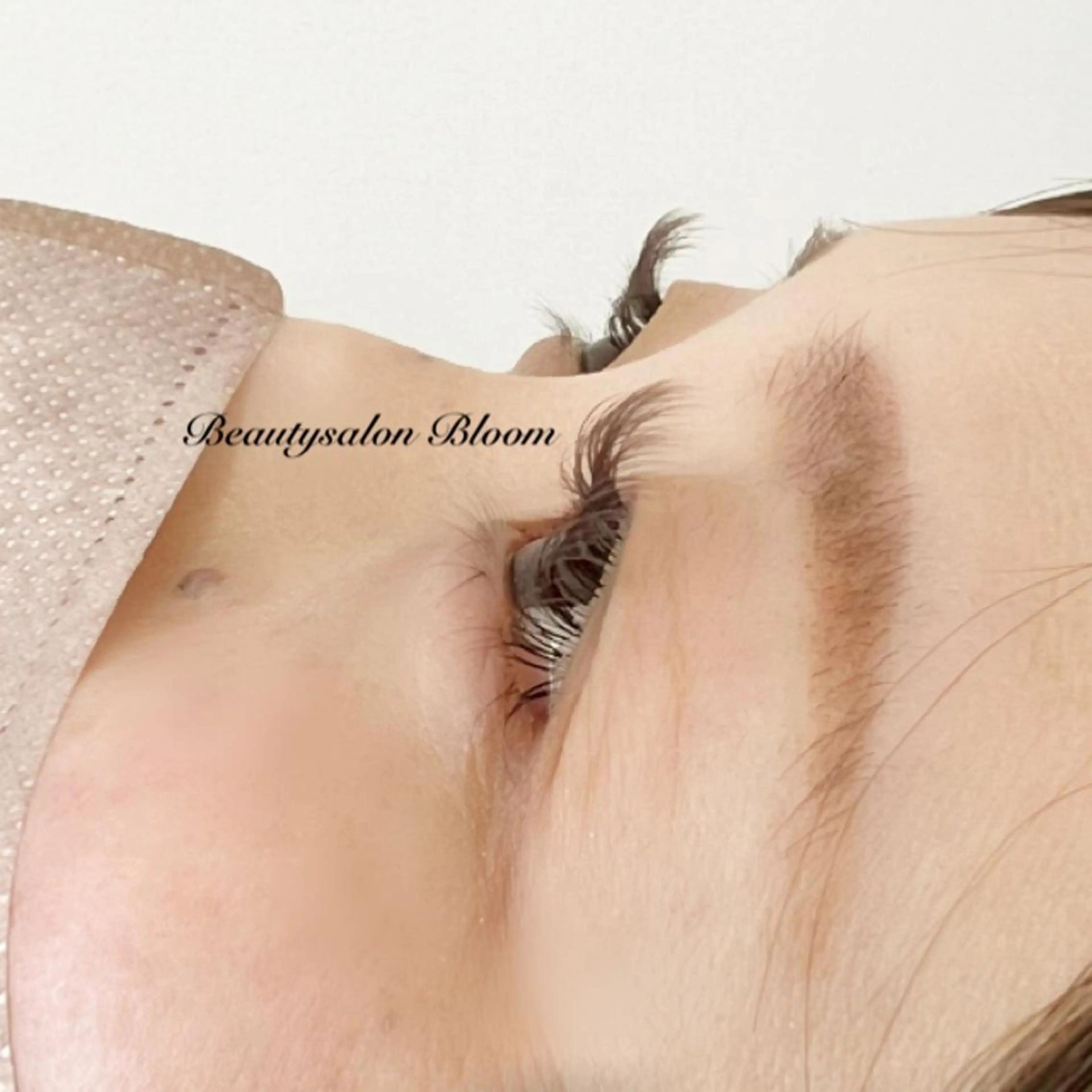 マツエク・マツパ カラーマツエク ボリュームラッシュ Rukka Eye&Beautysalon所属・Rukka TOMOMIのエステ・リラクイメージ