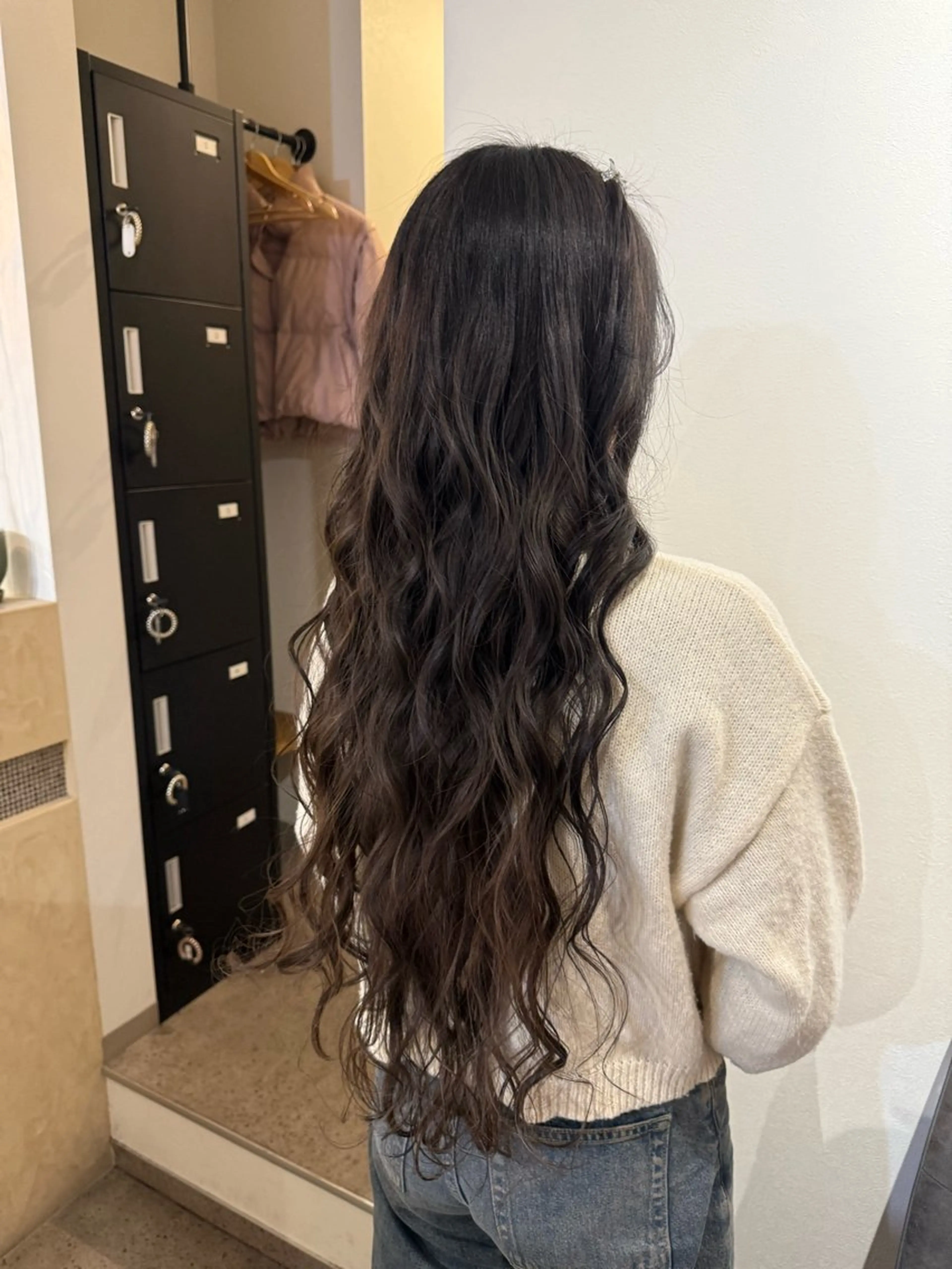 ロング 明 (めい)のヘアスタイル