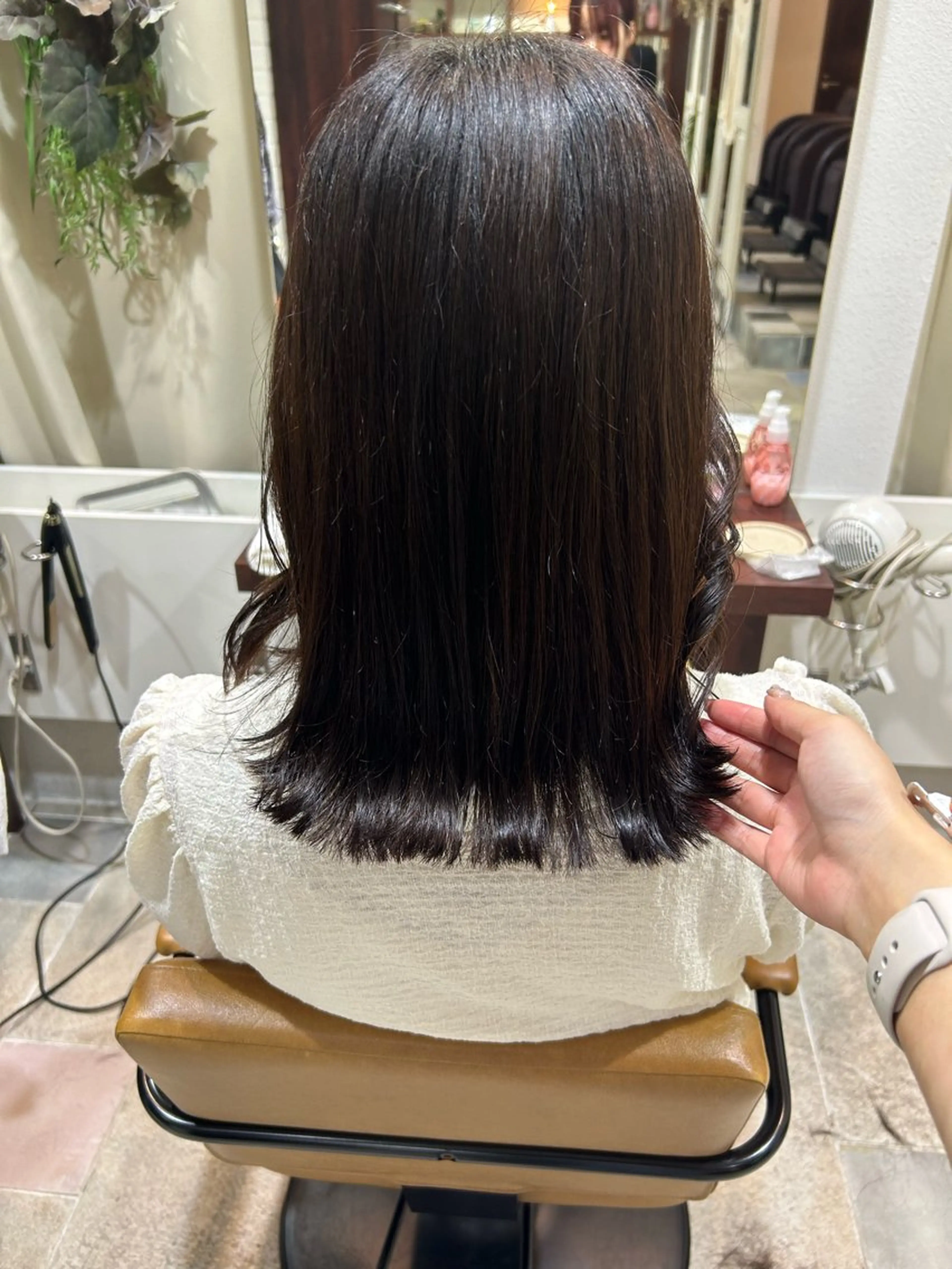 ミディアム 顔周りカット 小顔カット 外ハネヘア カット ピンク/艶感カラー / AIRI🎀🎀のヘアスタイル