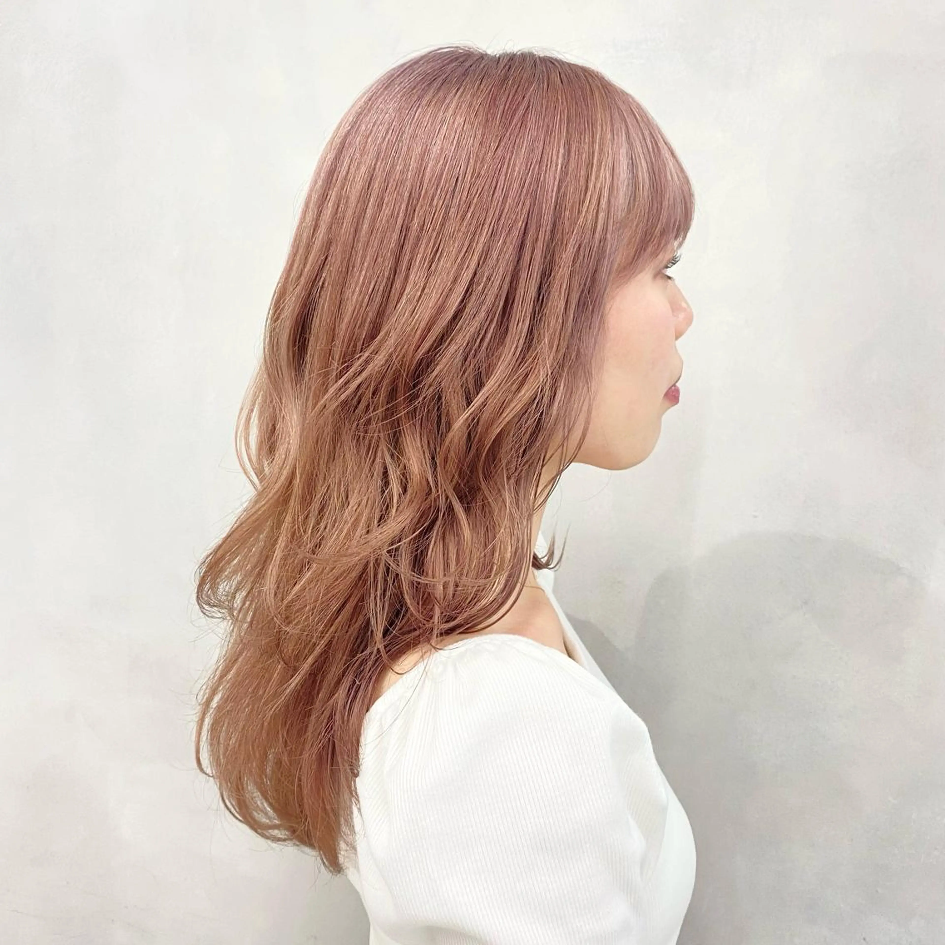 ロング カラー ヘアカラー 🩵ブリーチカラー 🐈MIORI🩵のヘアスタイル