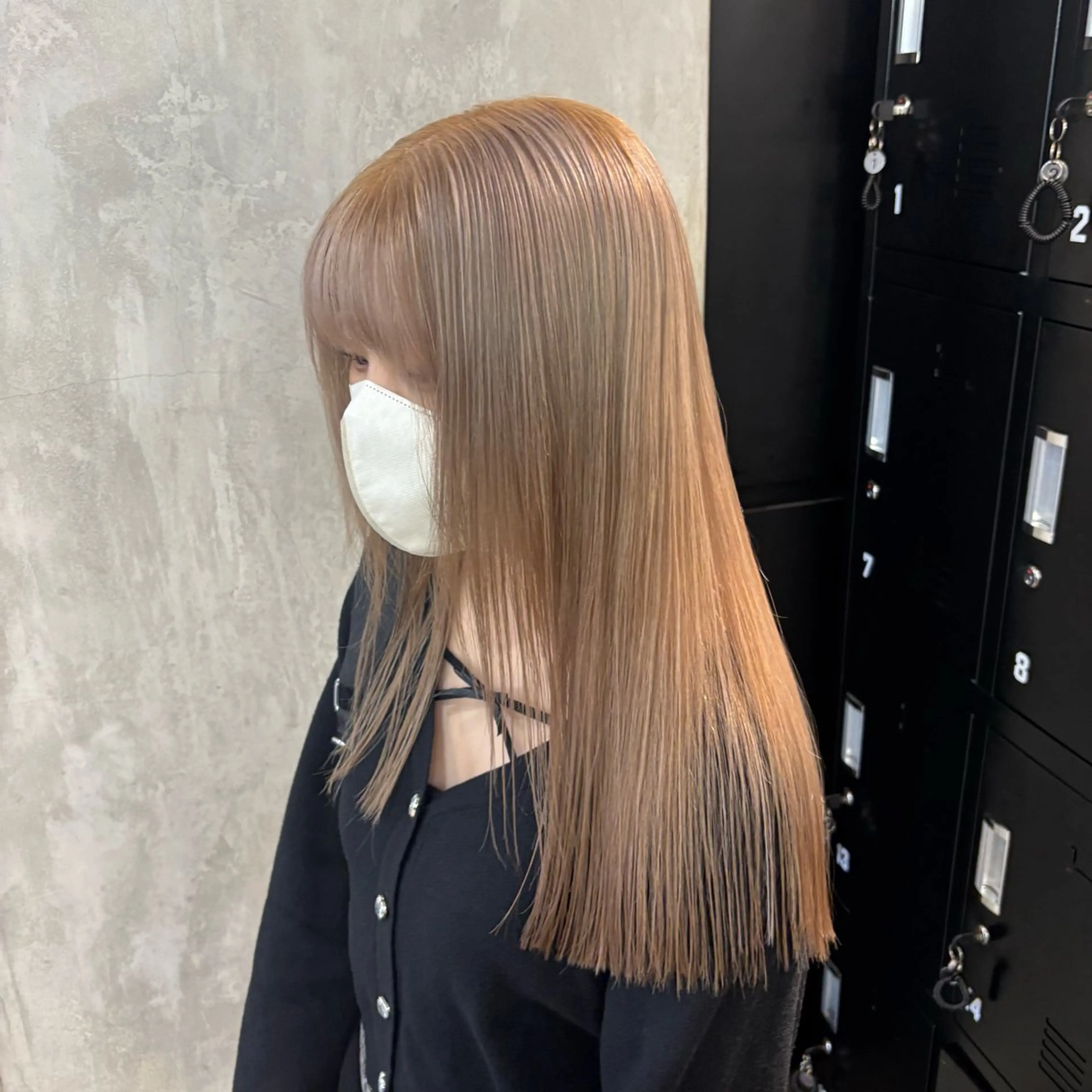 ミディアム カラー ヘアアレンジ 🎀淡色×ブリーチ/ ベージュ✨RINOのヘアスタイル