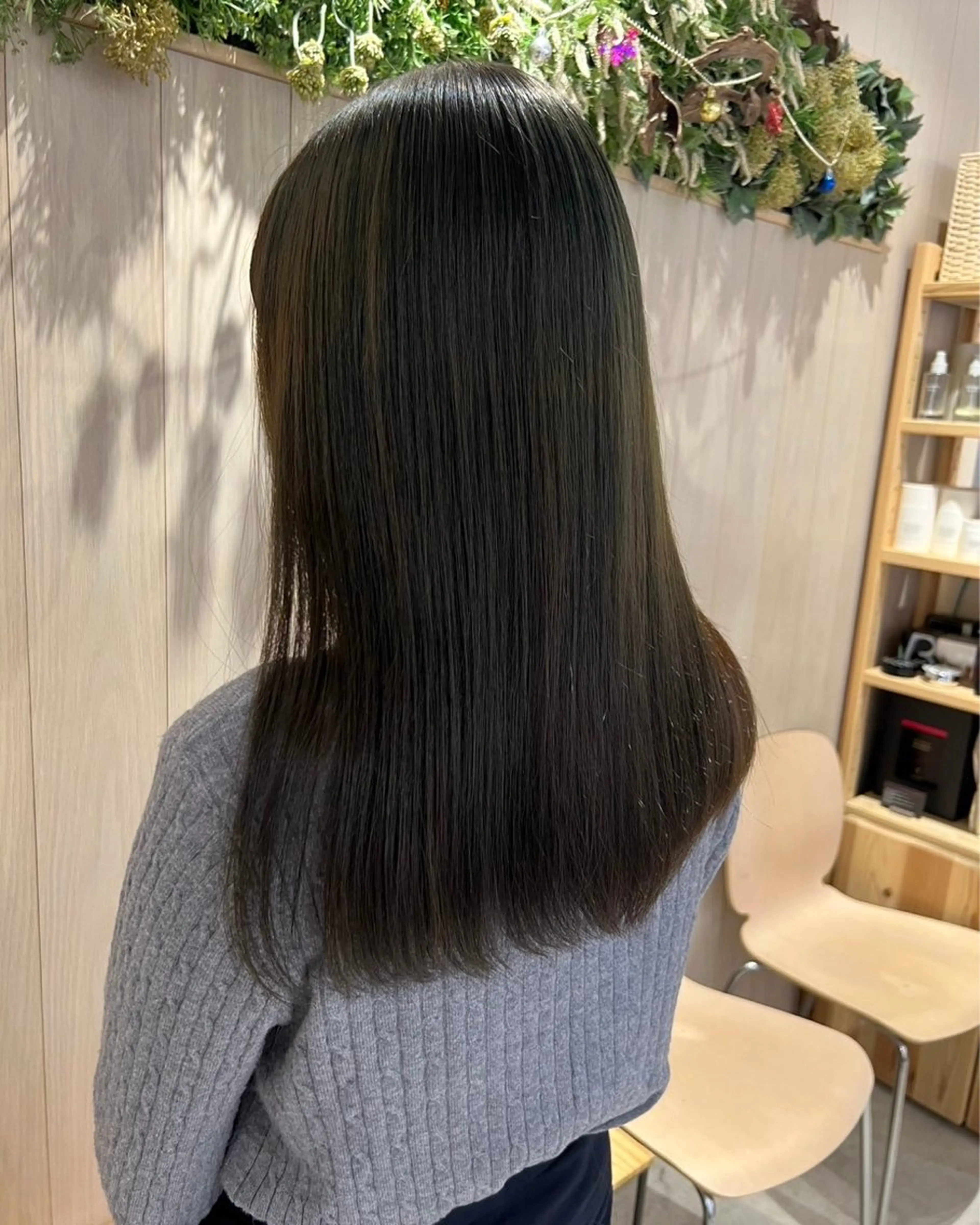 ロング 浅岡 太陽のヘアスタイル