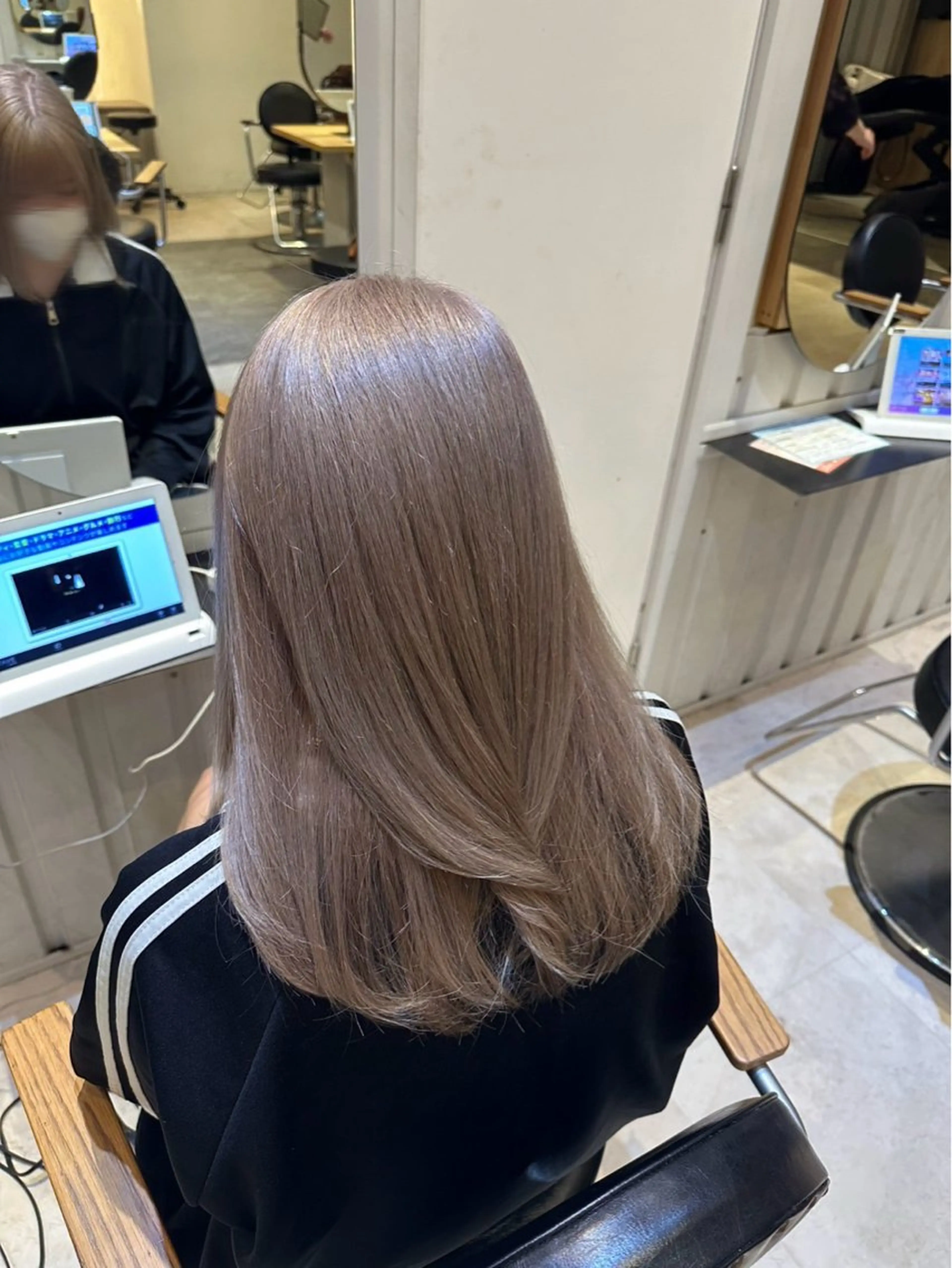 ミディアム カラー カット ヘアカラー トリートメント 髪質改善＆トリートメント over hair所沢店所属・韓国風/レイヤー/ 𝑵𝒂𝒏𝒂🩶のヘアスタイル
