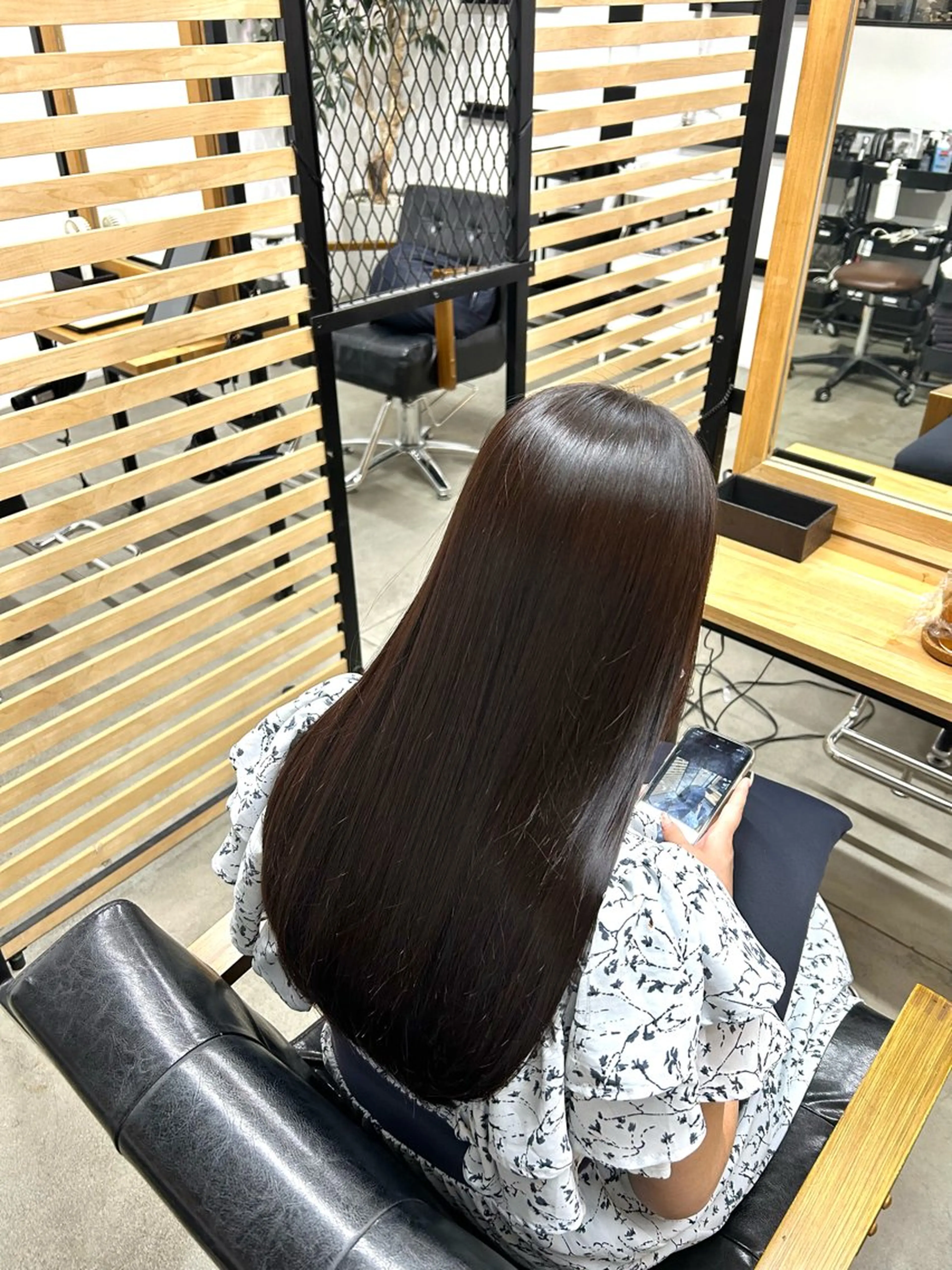 ロング 1回で綺麗になる 髪質改善 小山光のヘアスタイル