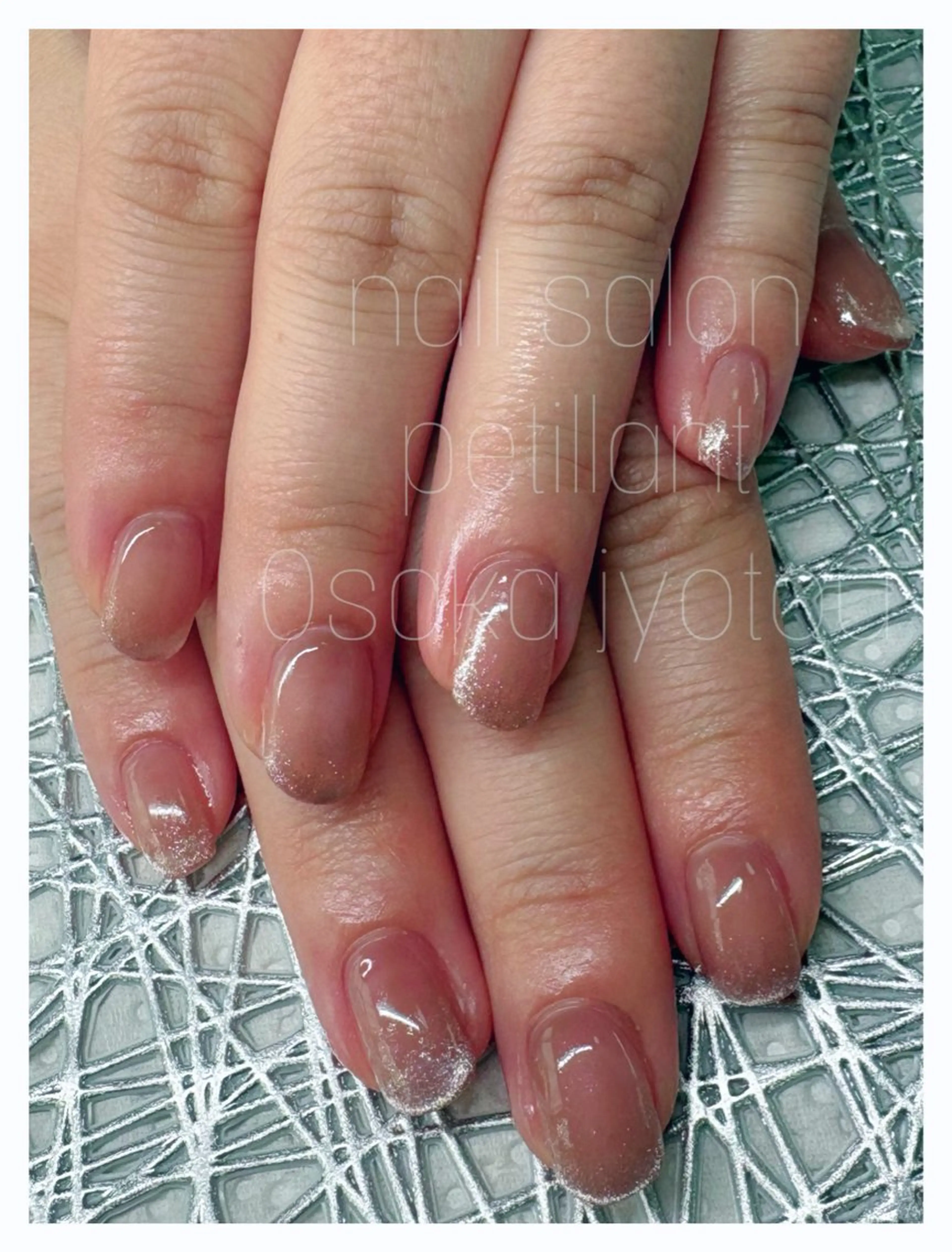 ネイル アートネイル グラデーション マグネットネイル ピンク シンプルネイル nail salon petillantのネイルデザイン