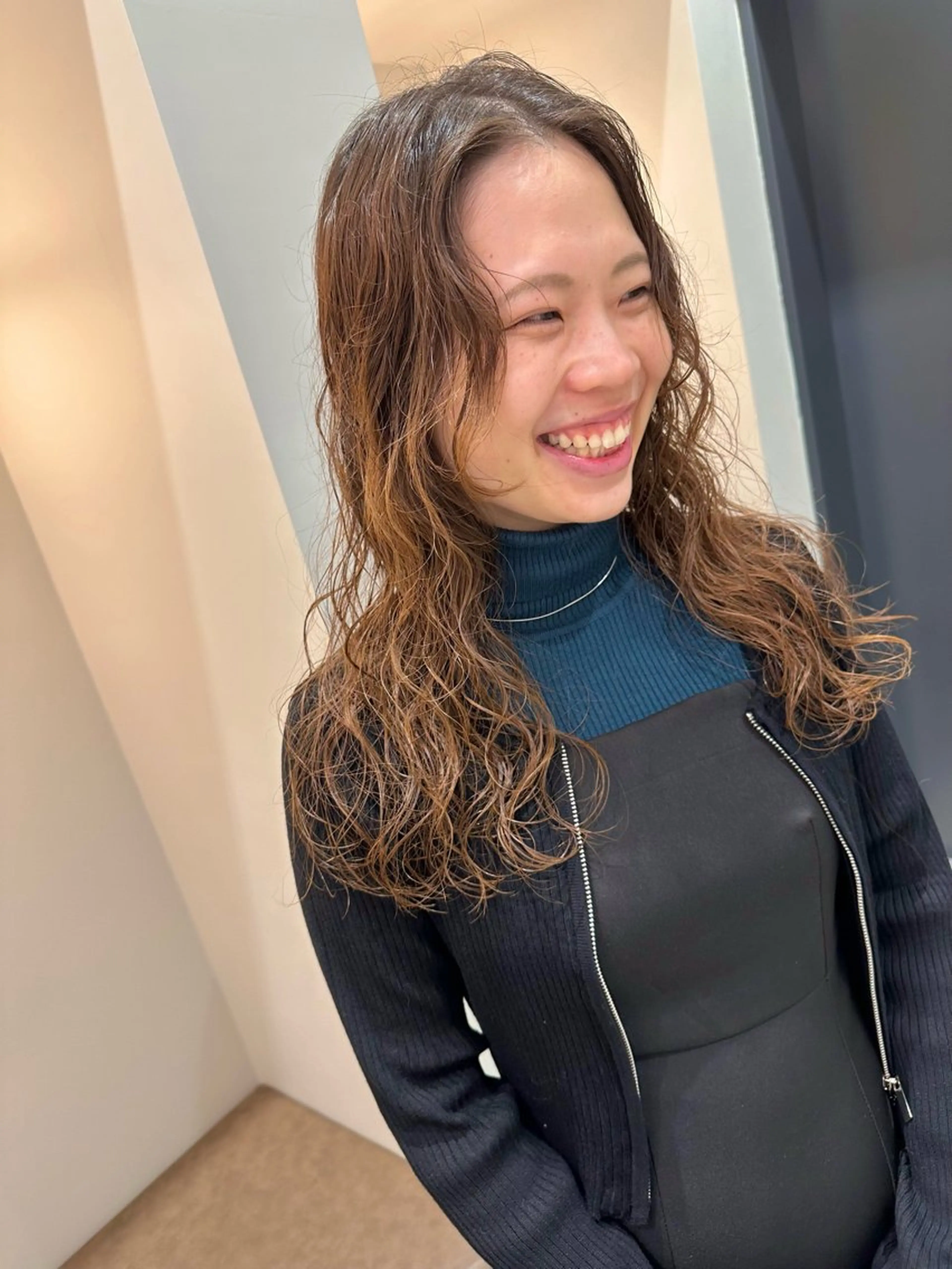 似合わせカット＋ナチュラルパーマ＋前処理トリートメント付きの写真