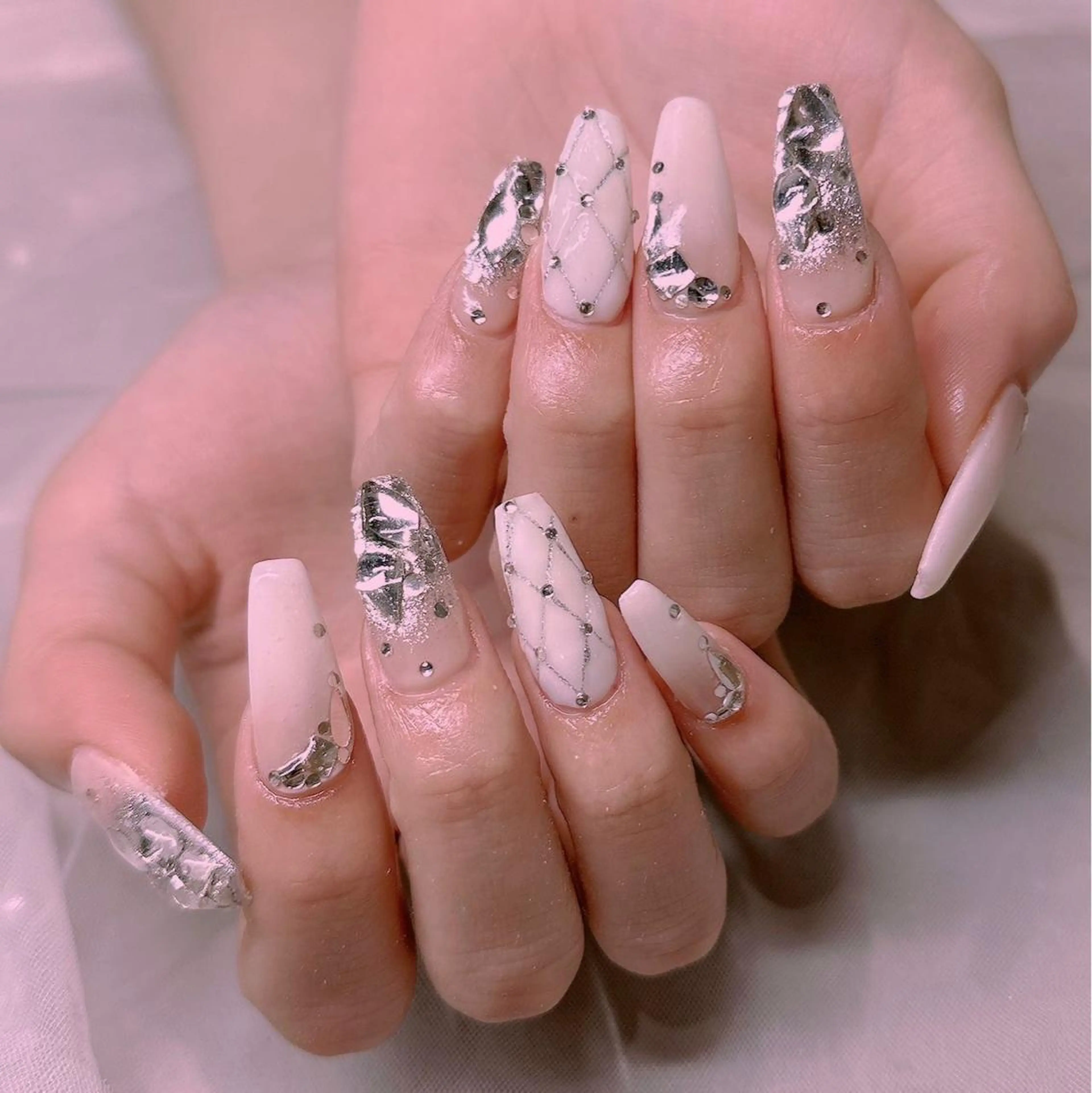 ネイル 美爪パラジェル導入店 Sunnilyのネイルデザイン