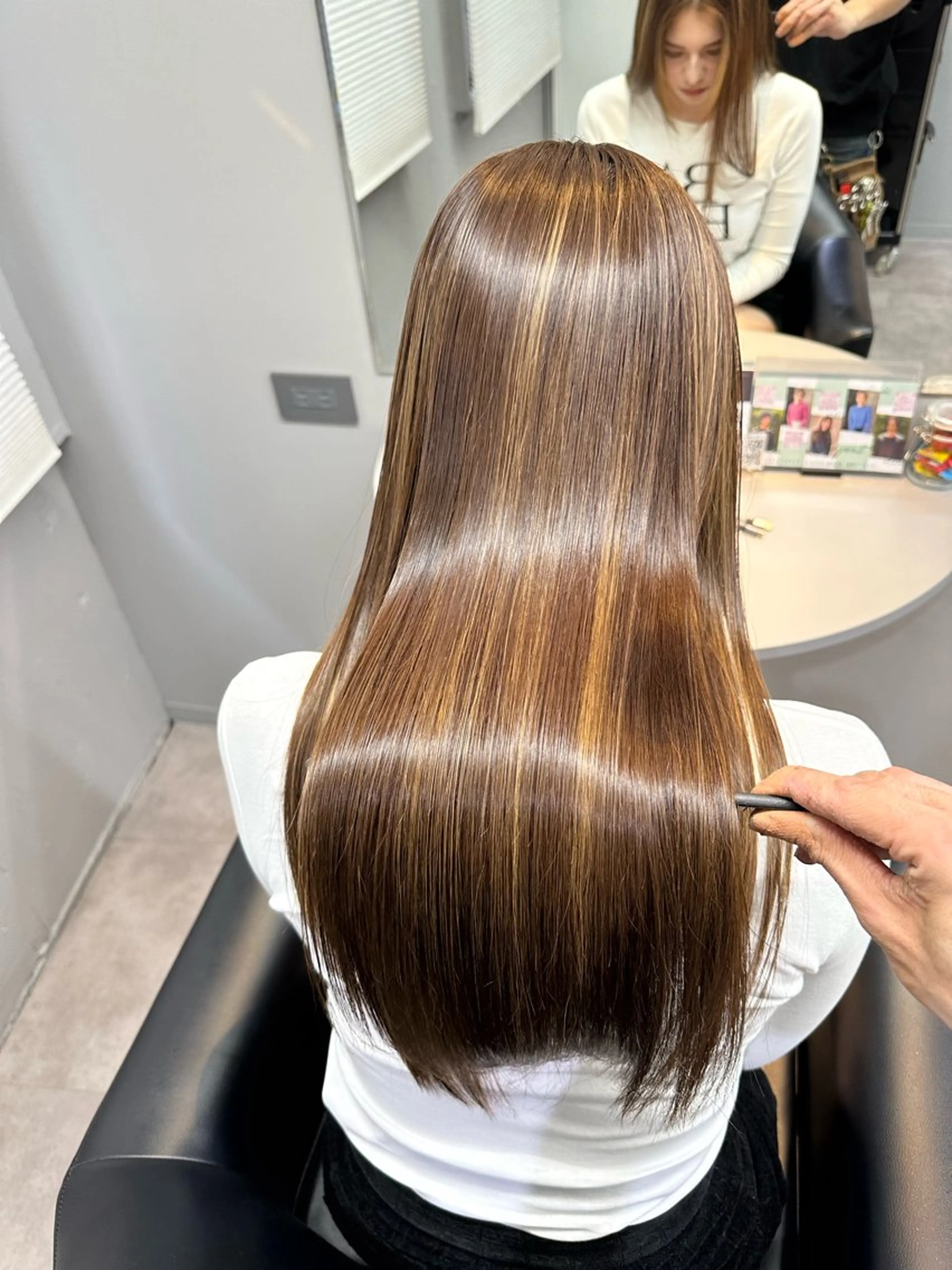 ロング カラー ブリーチ カット ヘアカラー トリートメント 美髪矯正・レイヤー 倉友哉のヘアスタイル