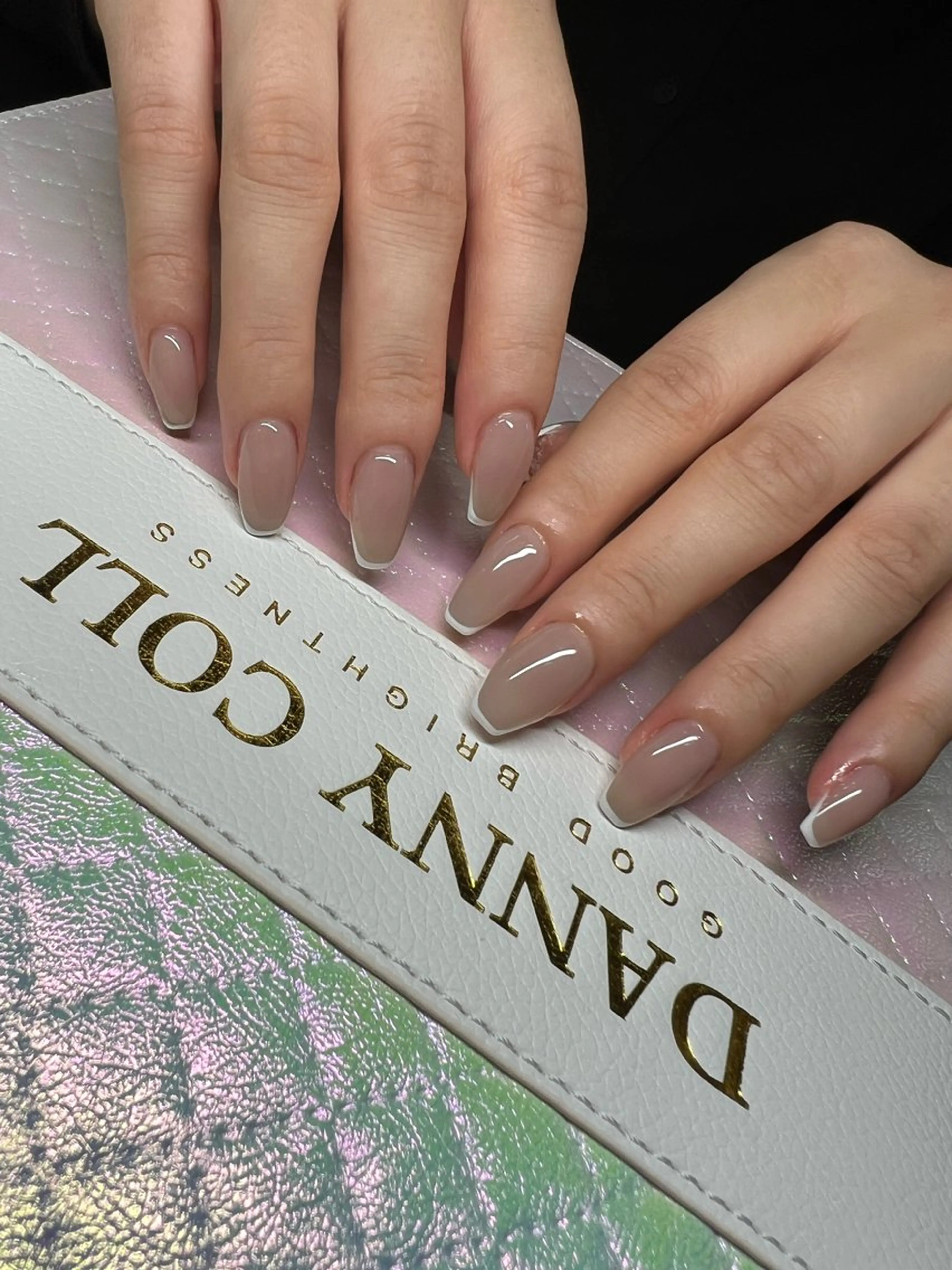 ネイル フットネイル ジェルネイル マグネットネイル 持ち込み ニュアンスネイル ハンドネイル フットネイル HANA 川越東口ネイルサロンのネイルデザイン