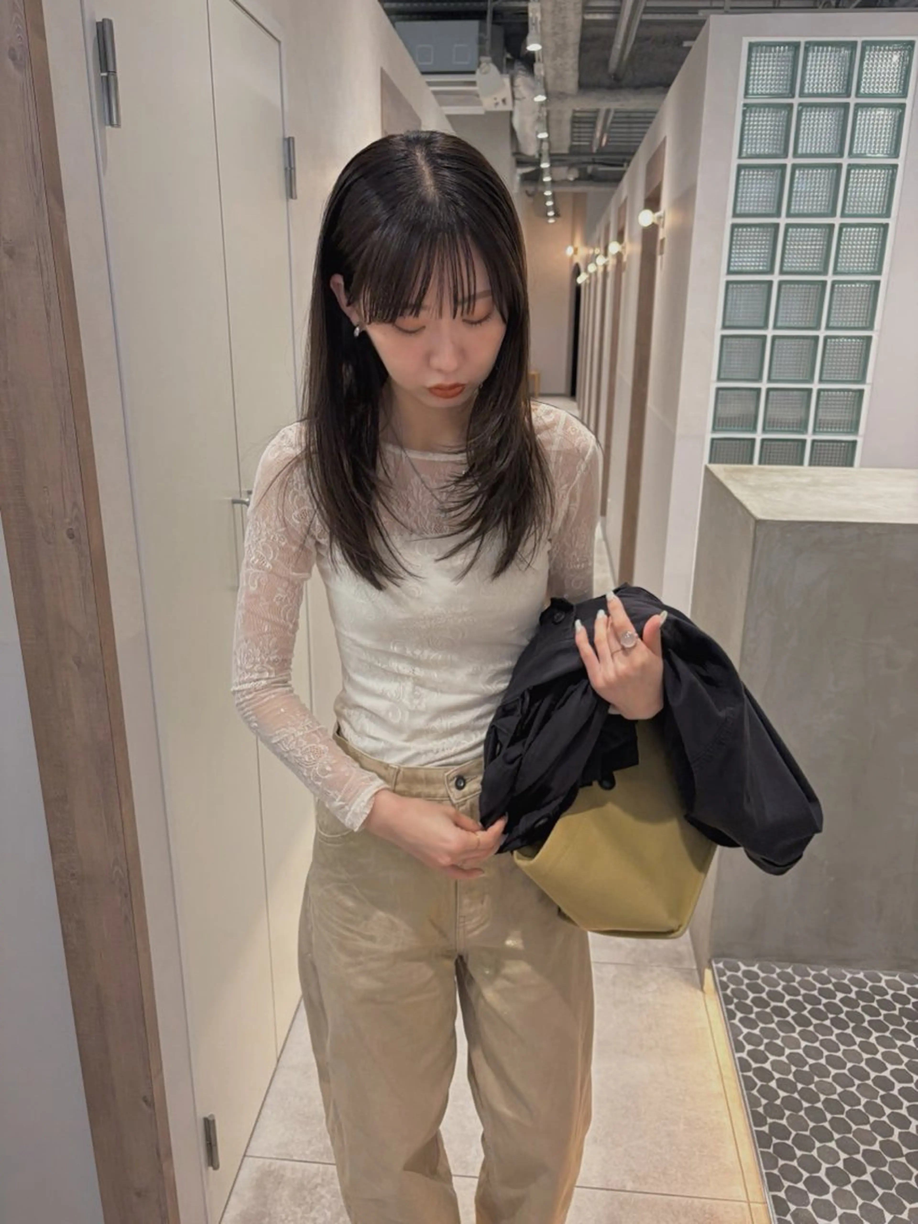 ミディアム カラー ブラウンカラー オリーブブラウン カット ヘアカラー トリートメント 砂原 ひよりのヘアスタイル