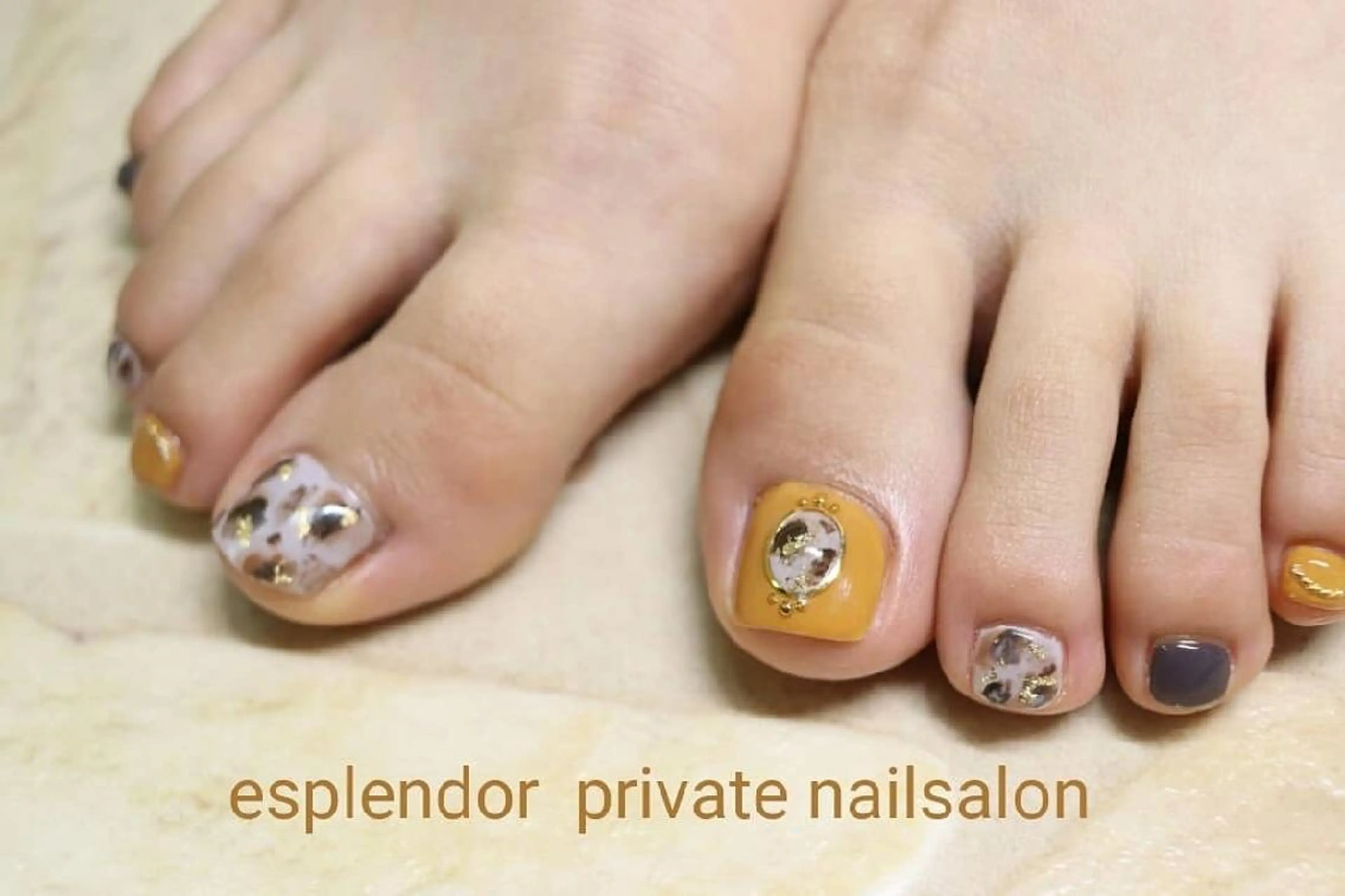 ネイル べっ甲ネイル フットネイル esplendor  エスプレンドル所属・esplendor  小野寺のネイルデザイン