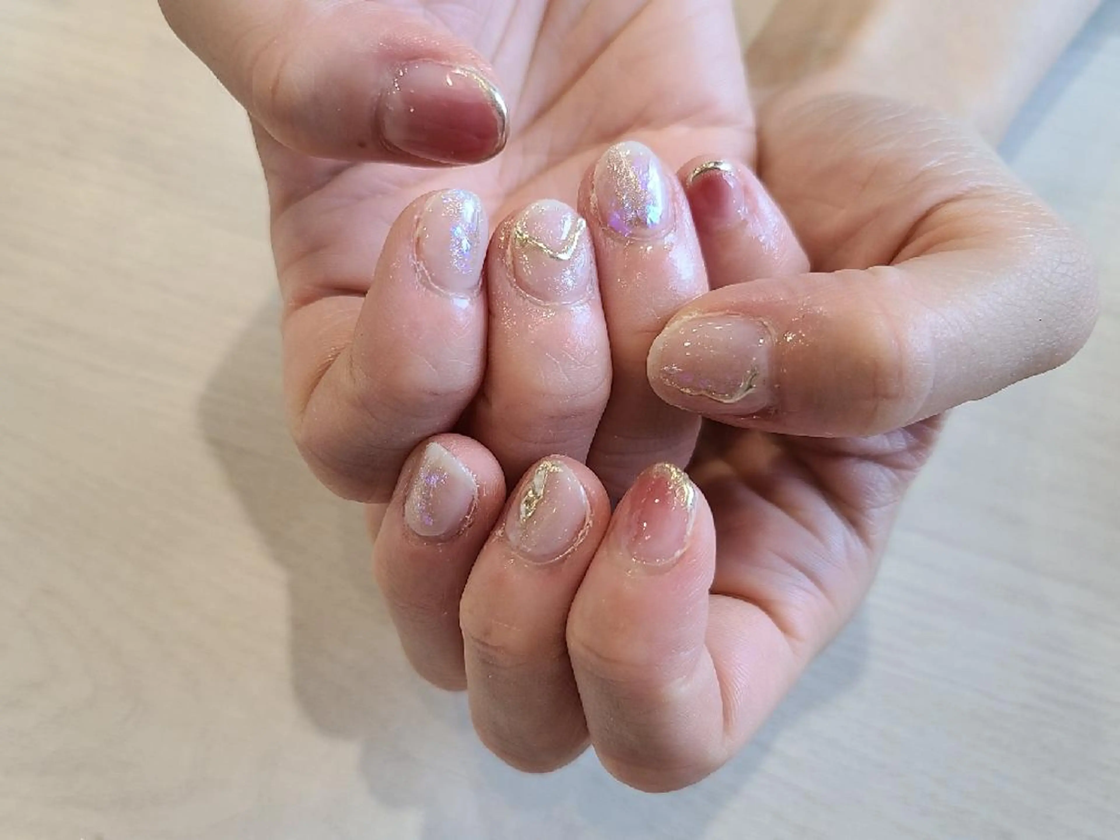 ネイル ボルドー ニュアンスネイル ハンドネイル 関口 友菜のヘアスタイル