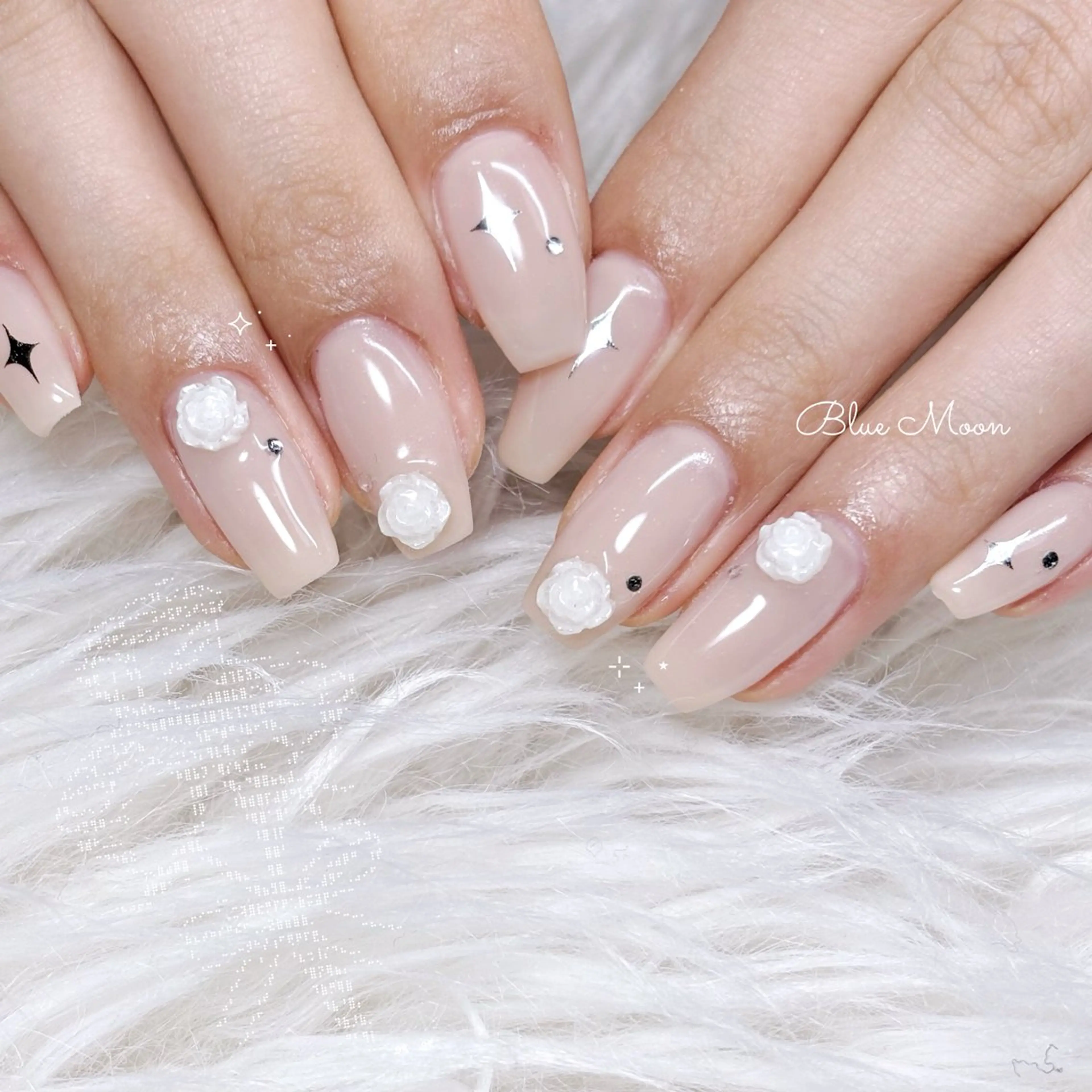 ネイル ハンドネイル フットネイル ハンドケア nail salon Blue Moonのネイルデザイン